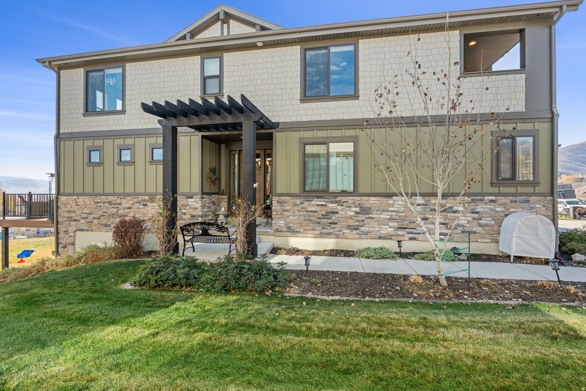 KANTONS AT VILLAGE ON THE GREEN - Residential