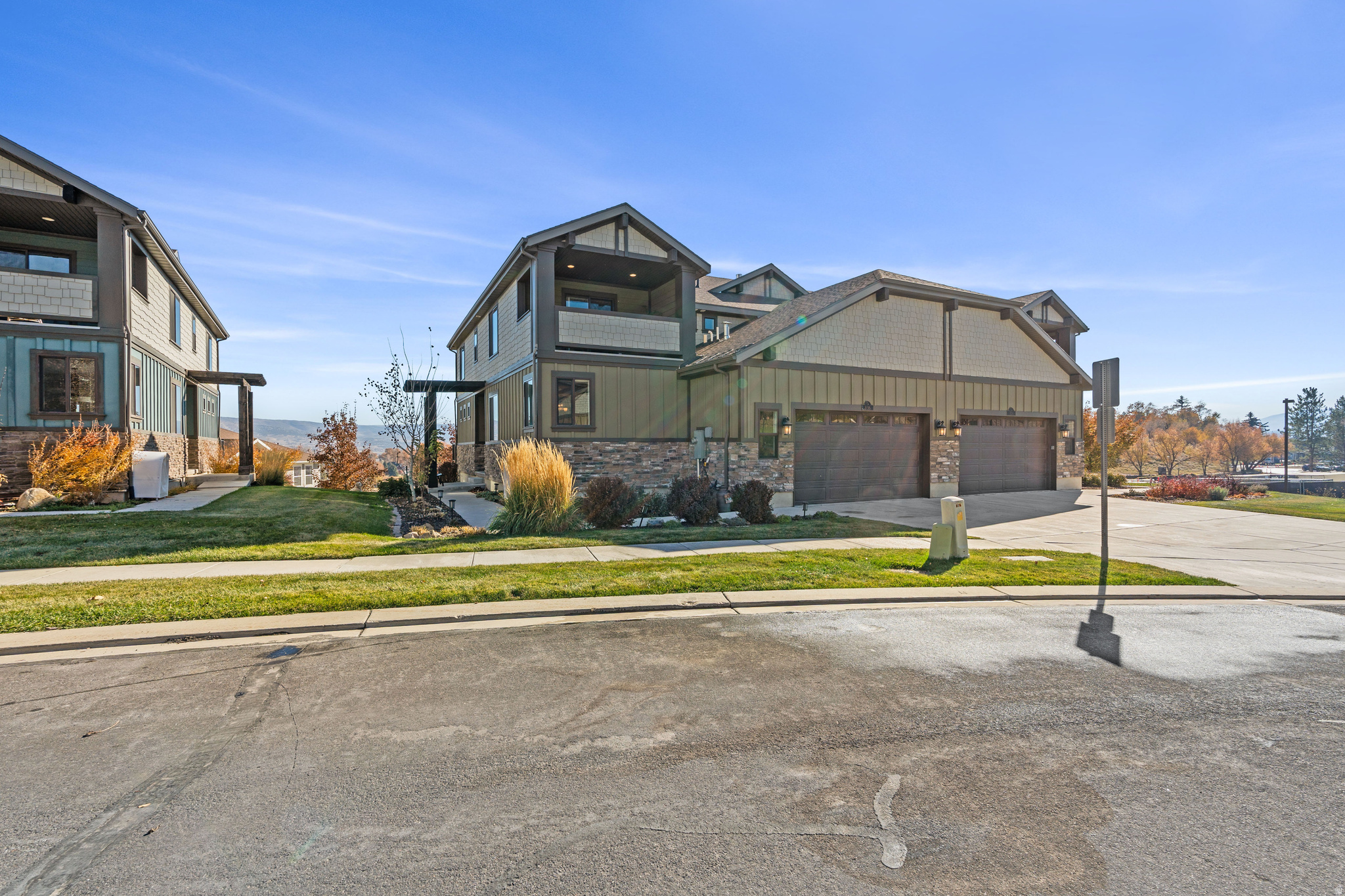 KANTONS AT VILLAGE ON THE GREEN - Residential