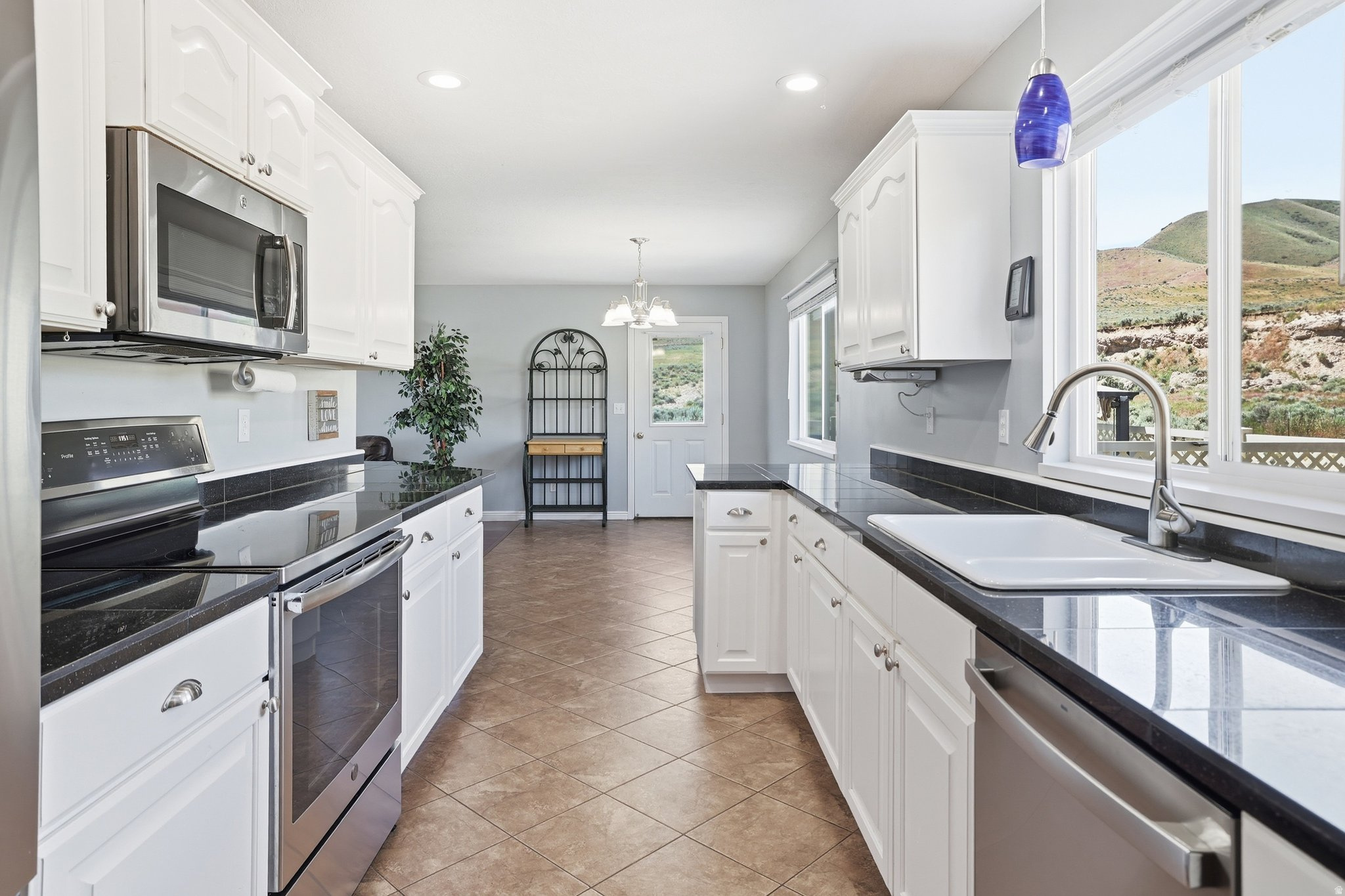MARBLE HILLS - Residential