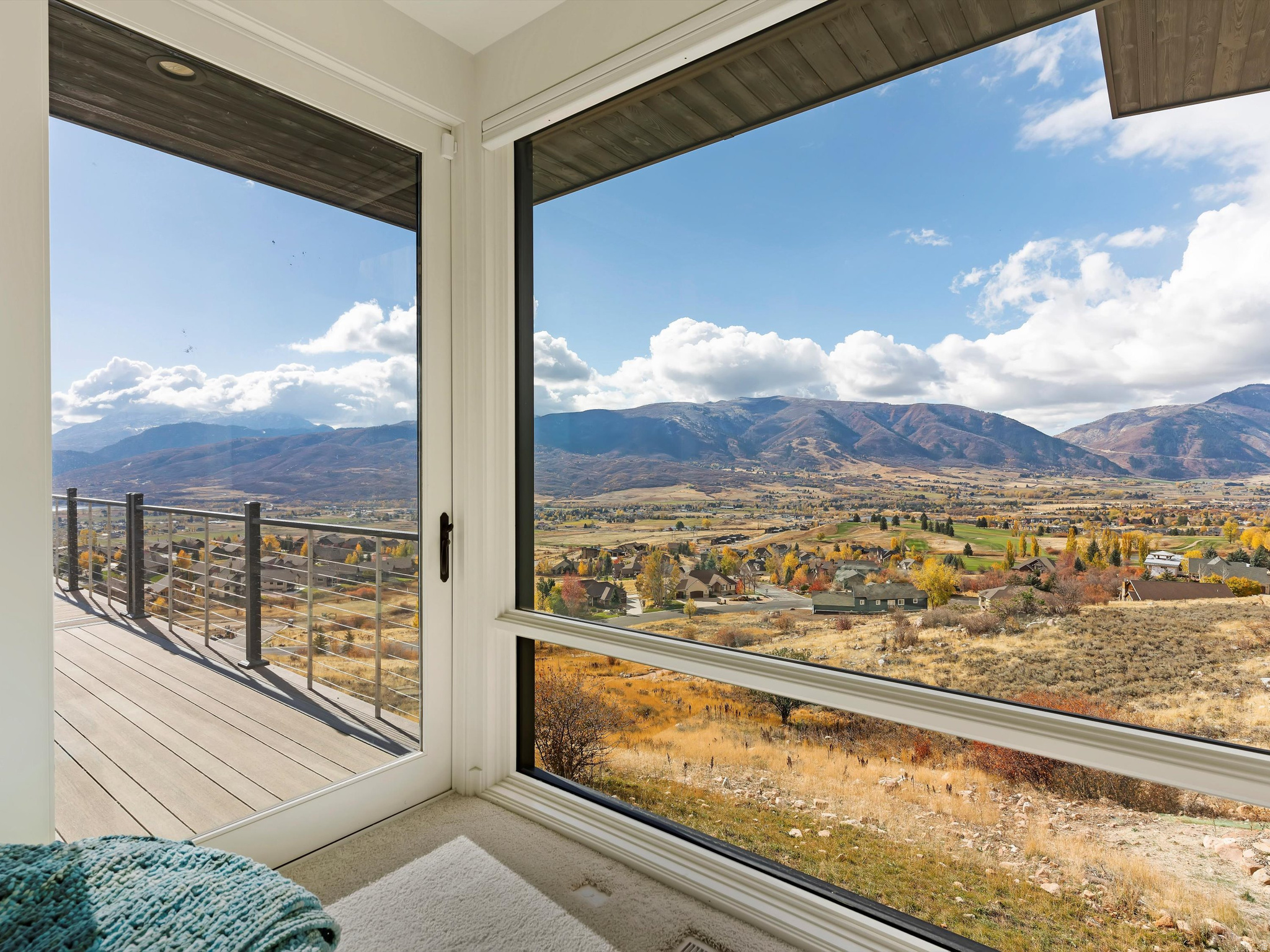 THE HIGHLANDS - Residential