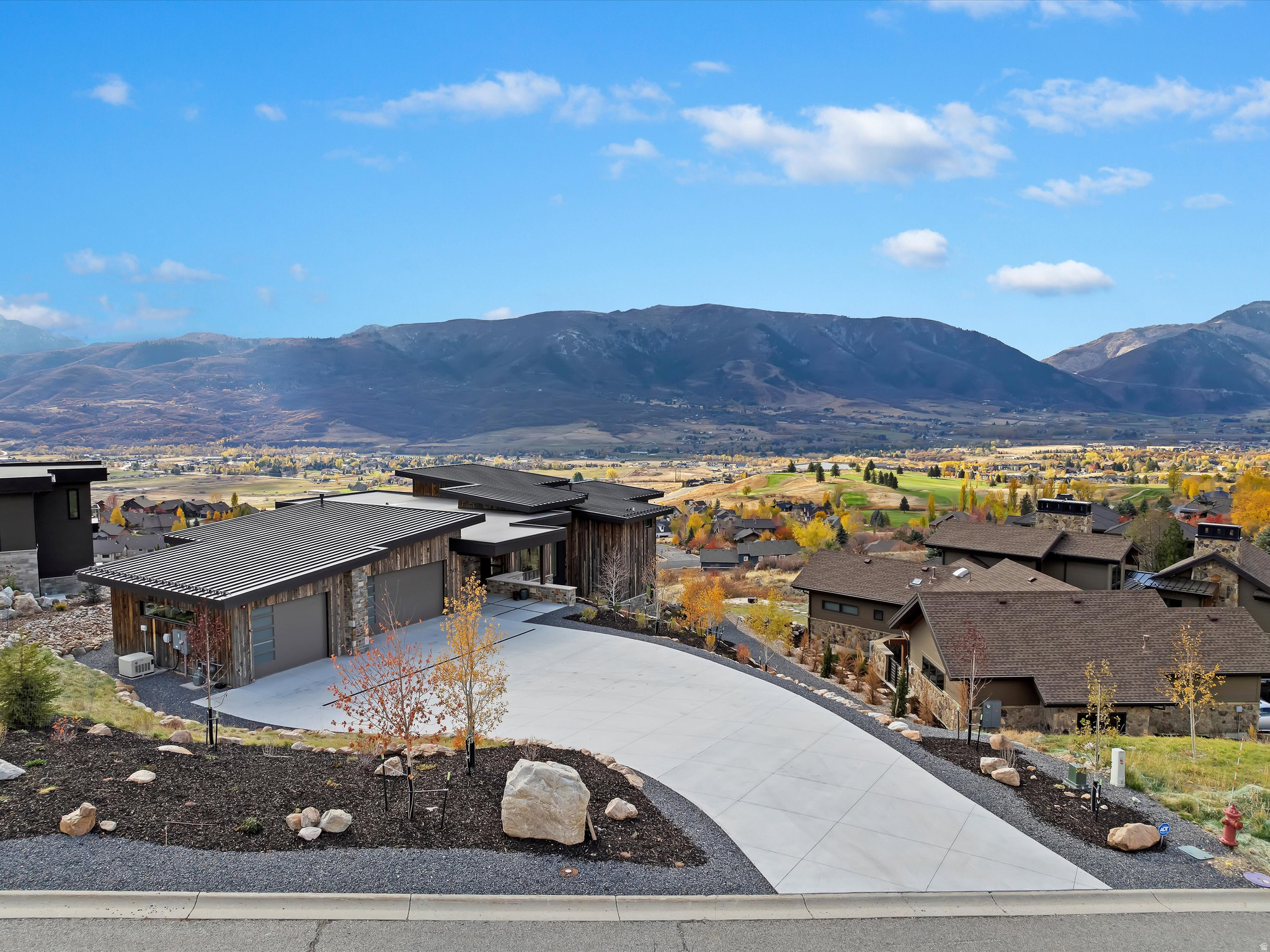 THE HIGHLANDS - Residential