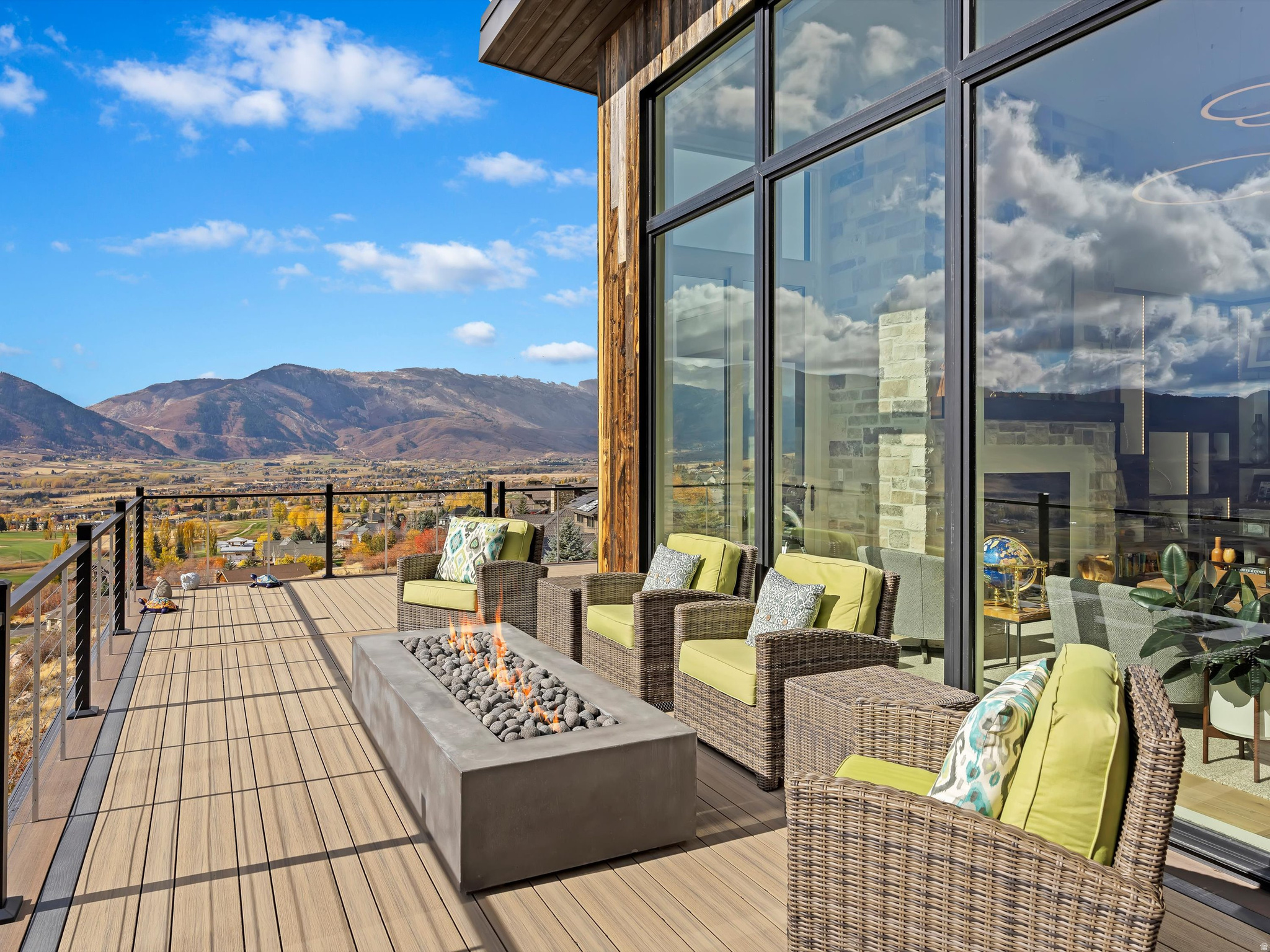 THE HIGHLANDS - Residential