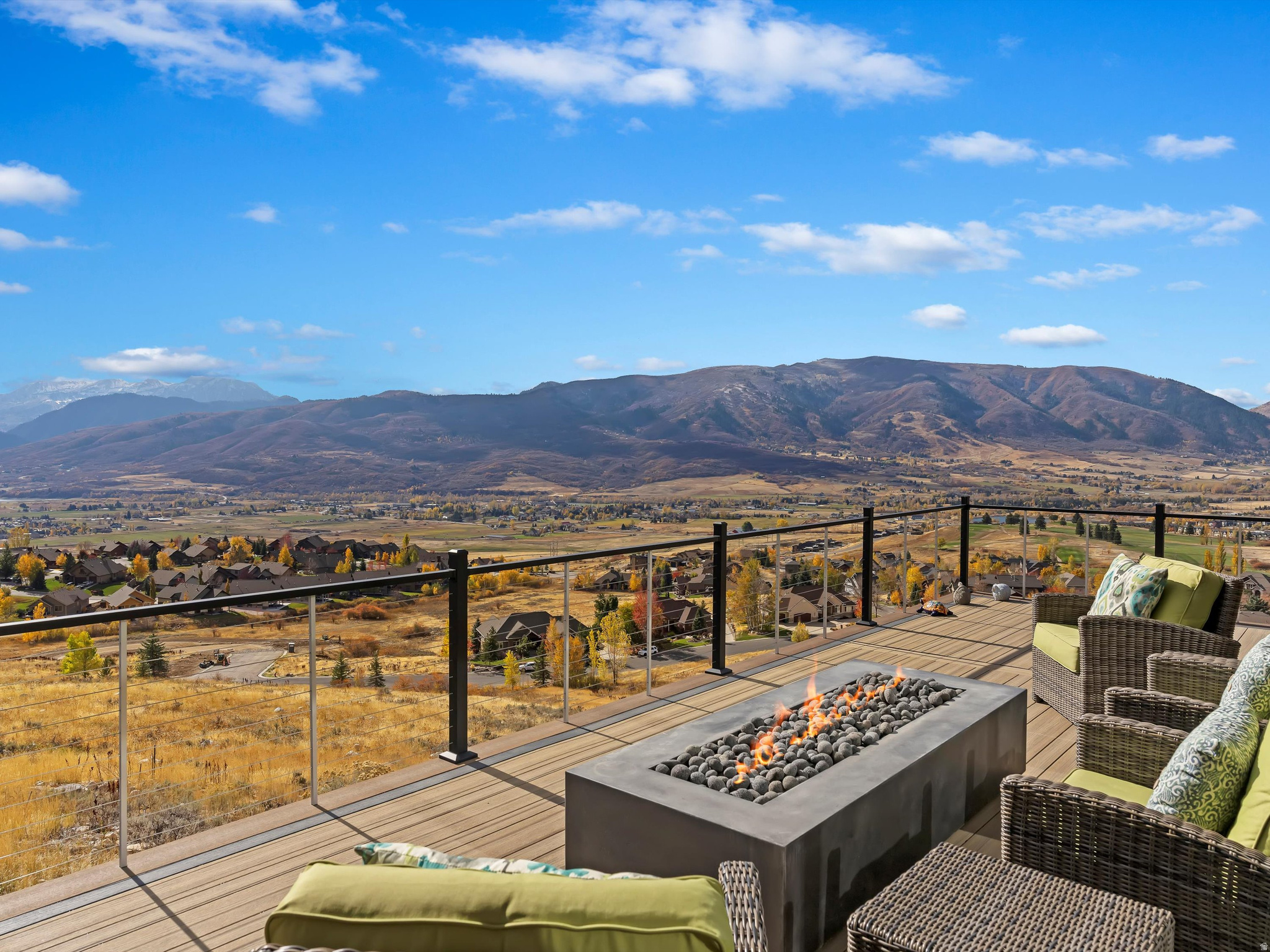 THE HIGHLANDS - Residential