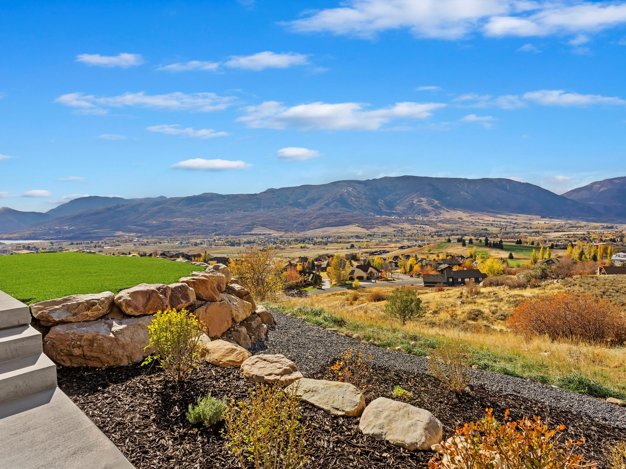 THE HIGHLANDS - Residential