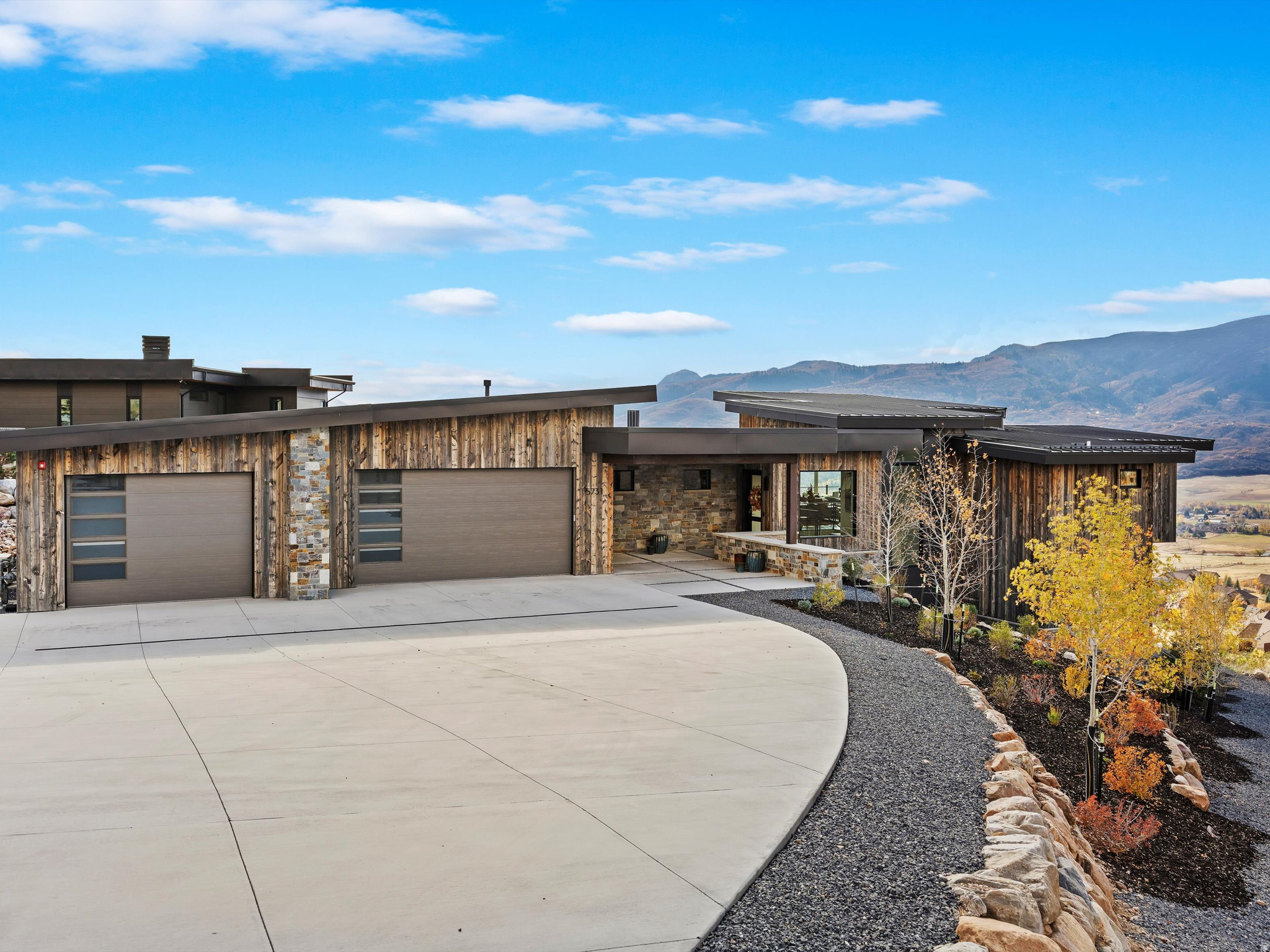 THE HIGHLANDS - Residential