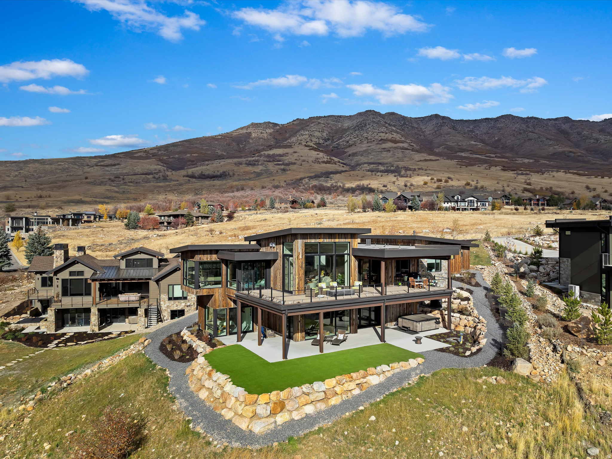 THE HIGHLANDS - Residential