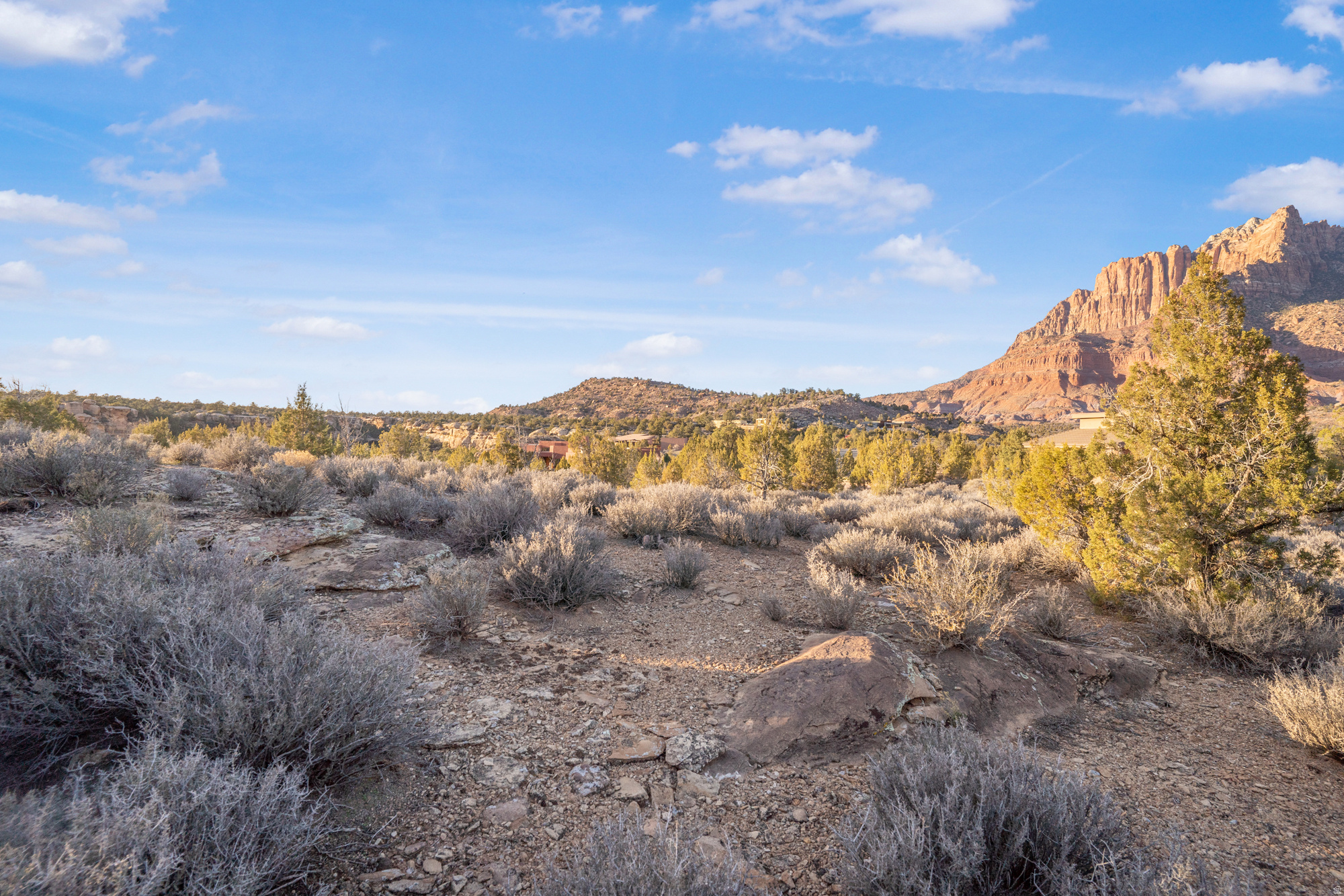 ANASAZI PLATEAU 2 - Land