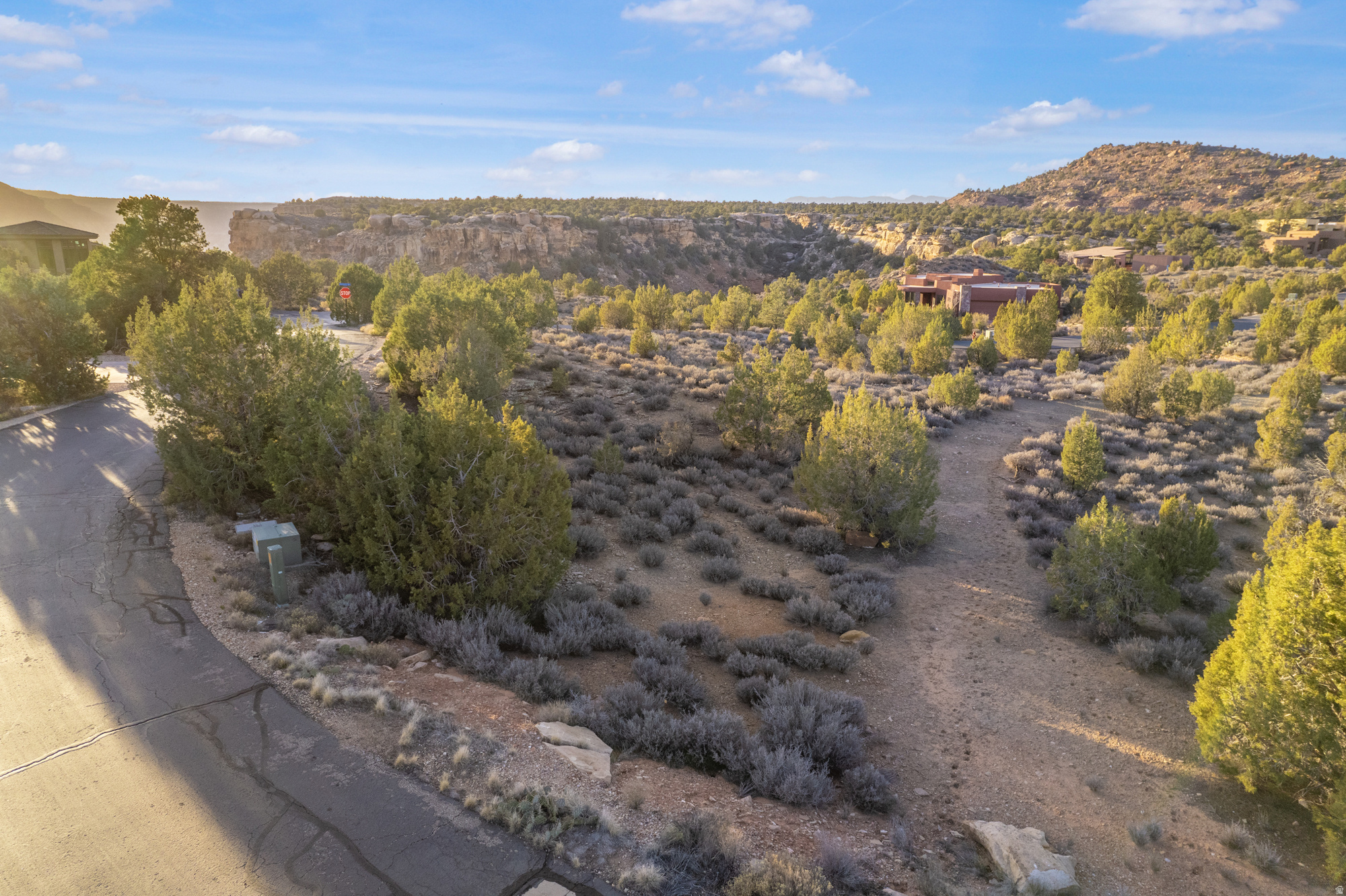 ANASAZI PLATEAU 2 - Land