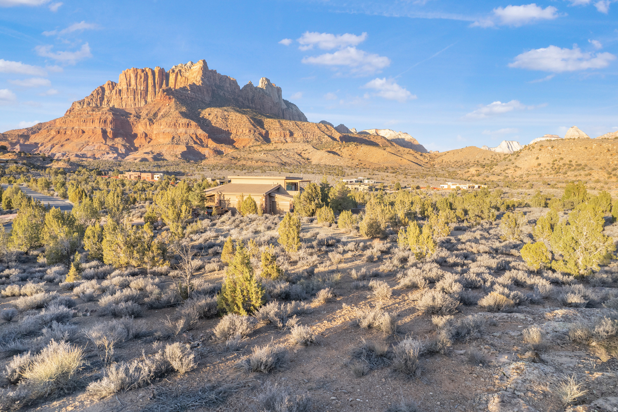 ANASAZI PLATEAU 2 - Land