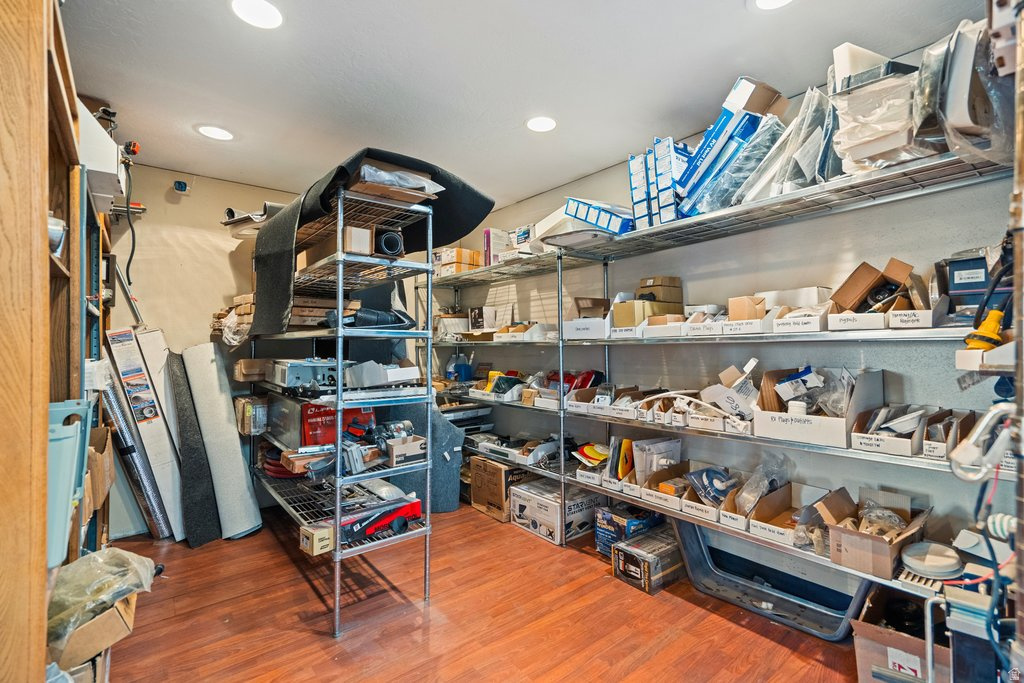 FINLEYS - Commercial Sale