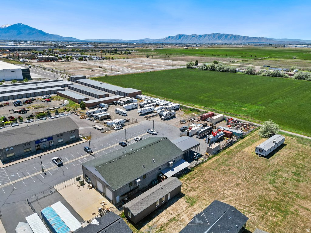 FINLEYS - Commercial Sale