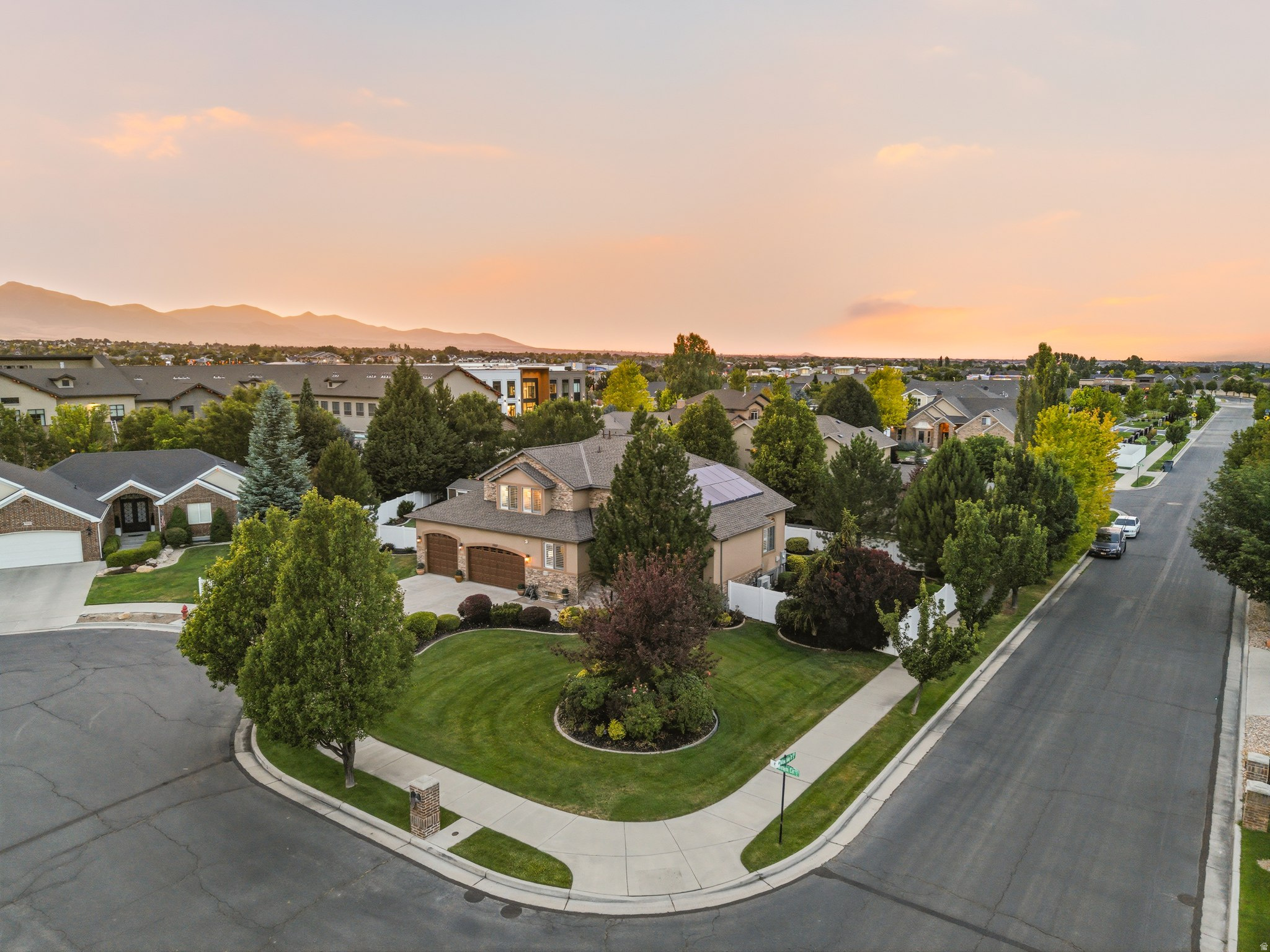 MEADOWS - Residential