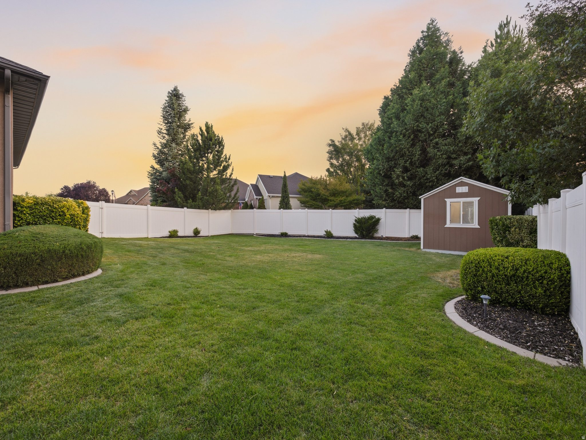 MEADOWS - Residential