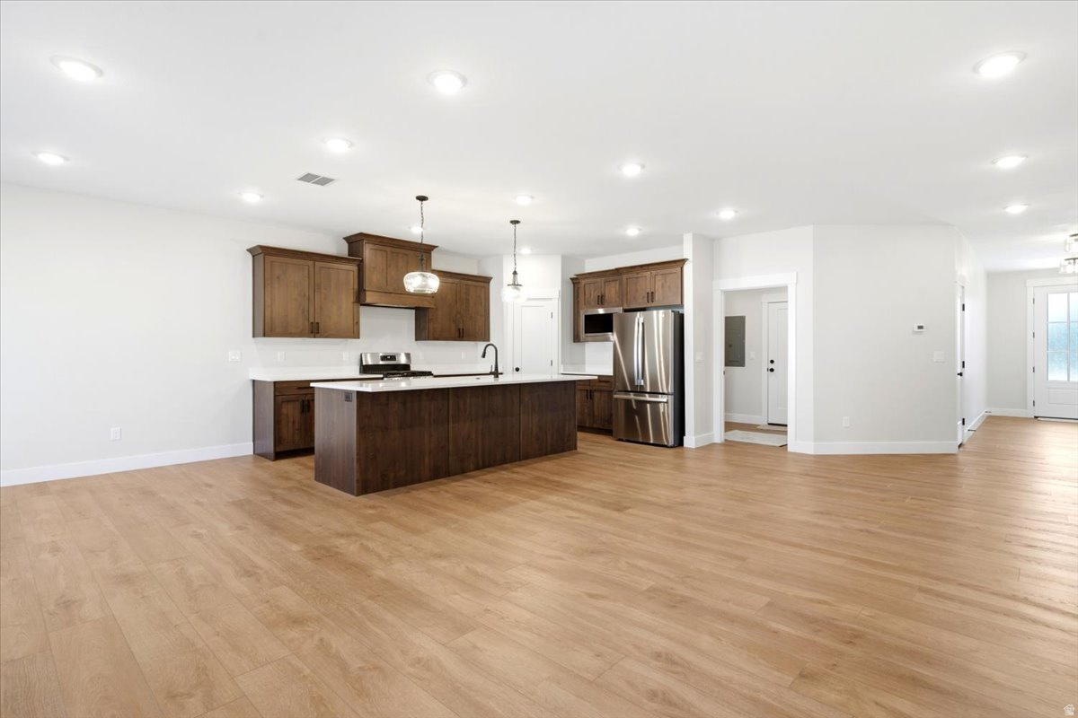 SPRING CREEK - Residential