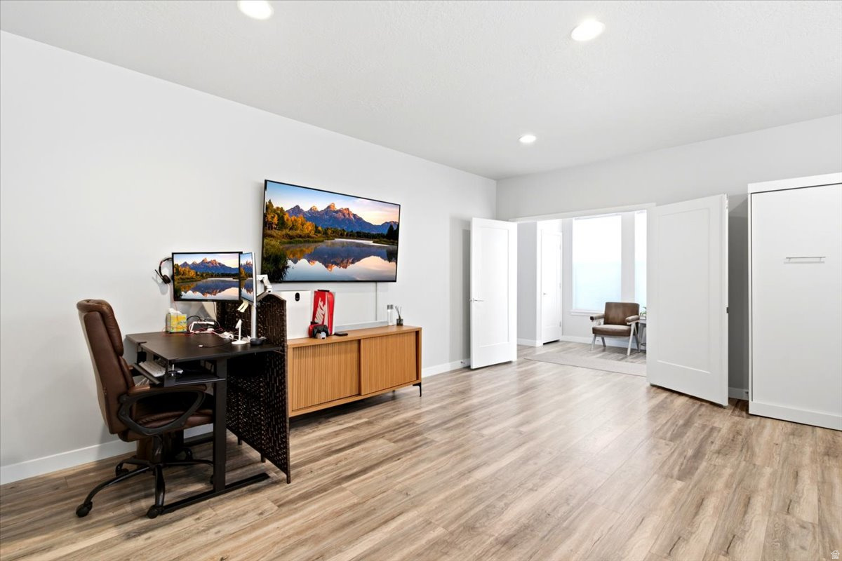 YULISA ESTATES - Residential