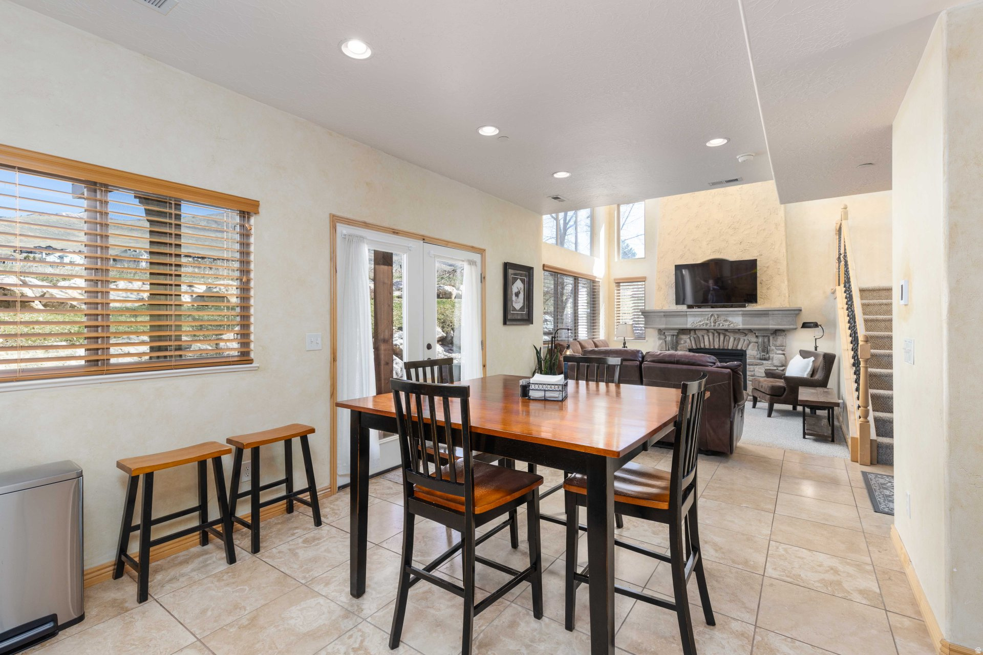 THE CASCADES - Residential