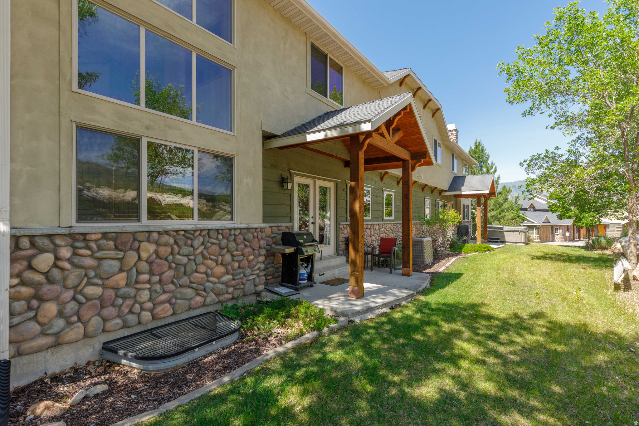THE CASCADES - Residential