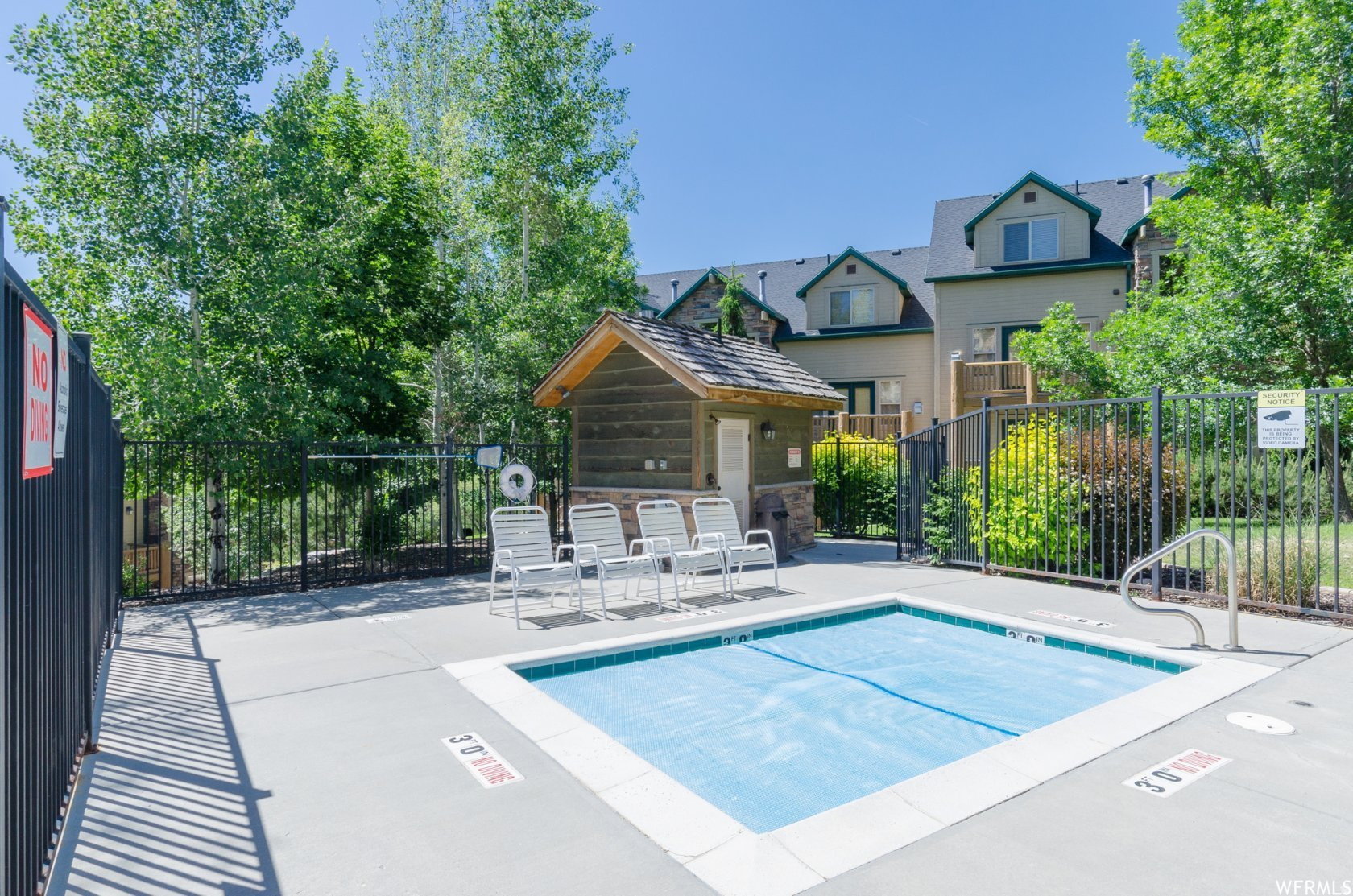 THE CASCADES - Residential