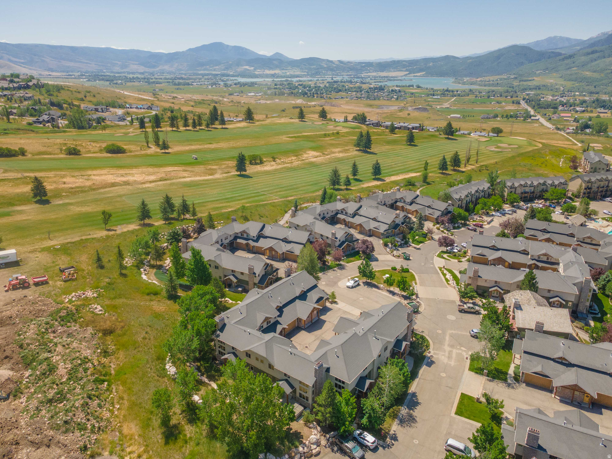 THE CASCADES - Residential