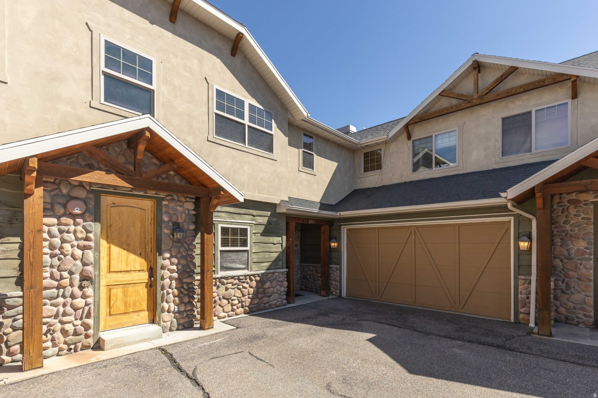 THE CASCADES - Residential