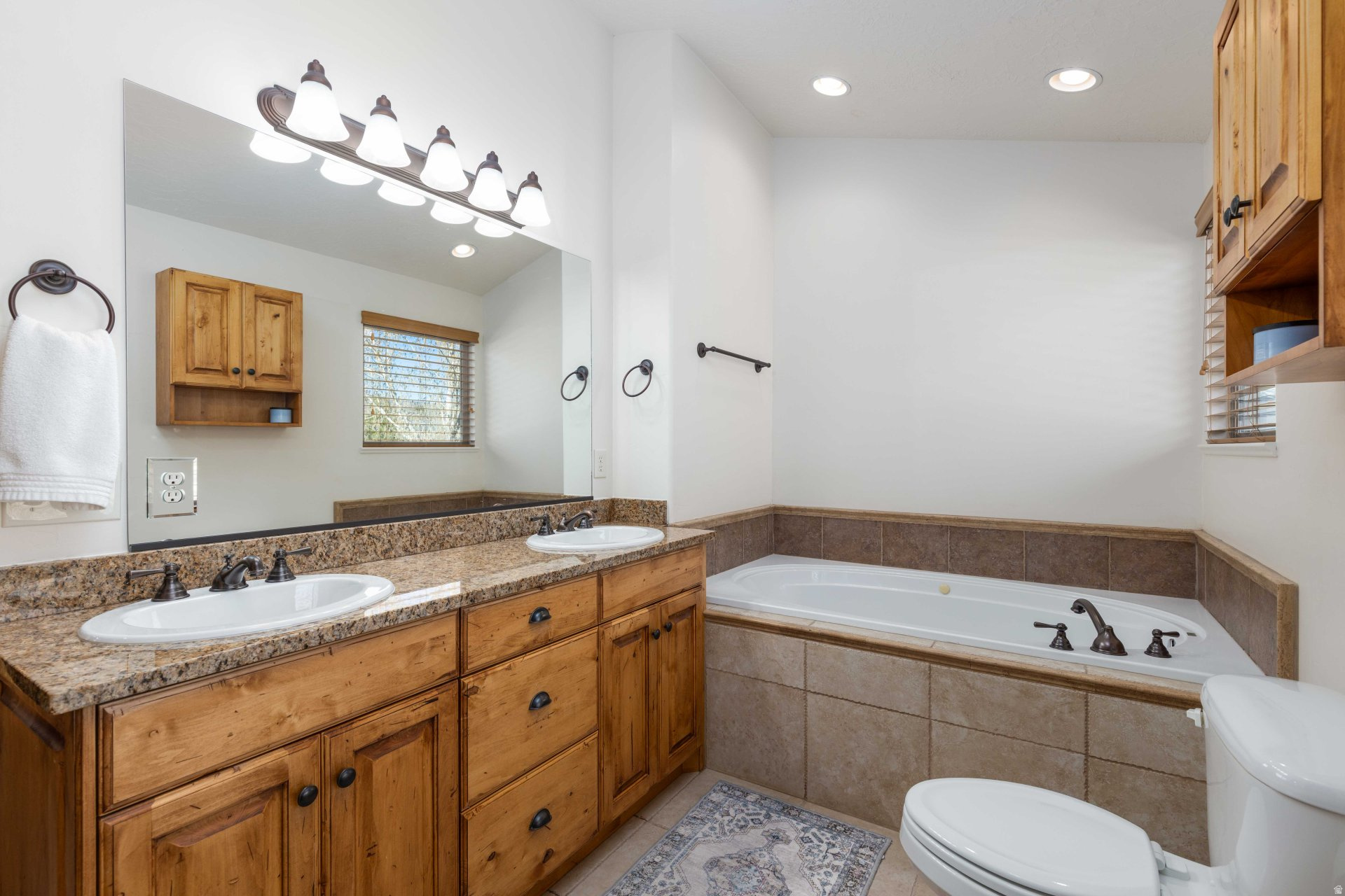 THE CASCADES - Residential