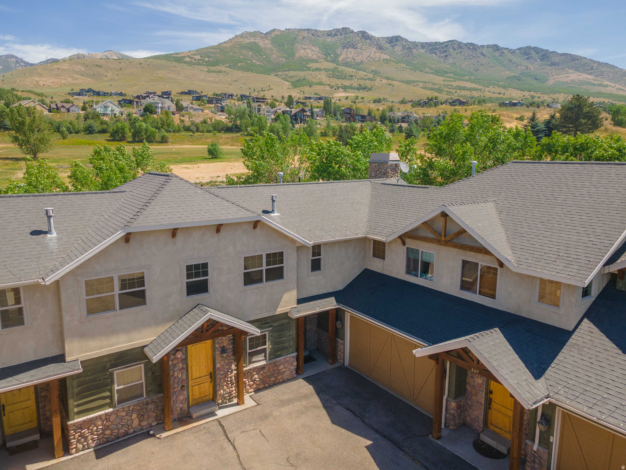 THE CASCADES - Residential