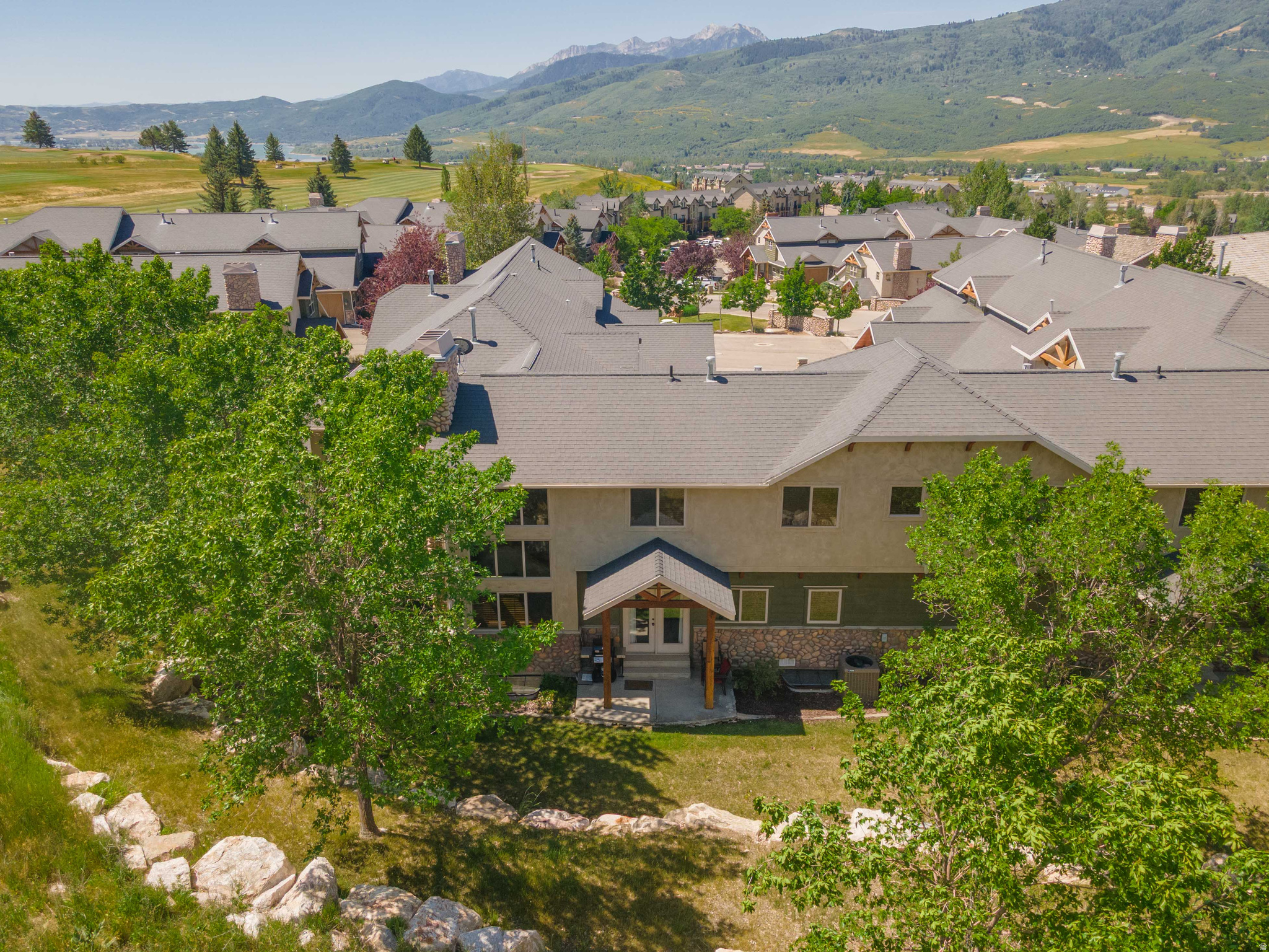 THE CASCADES - Residential