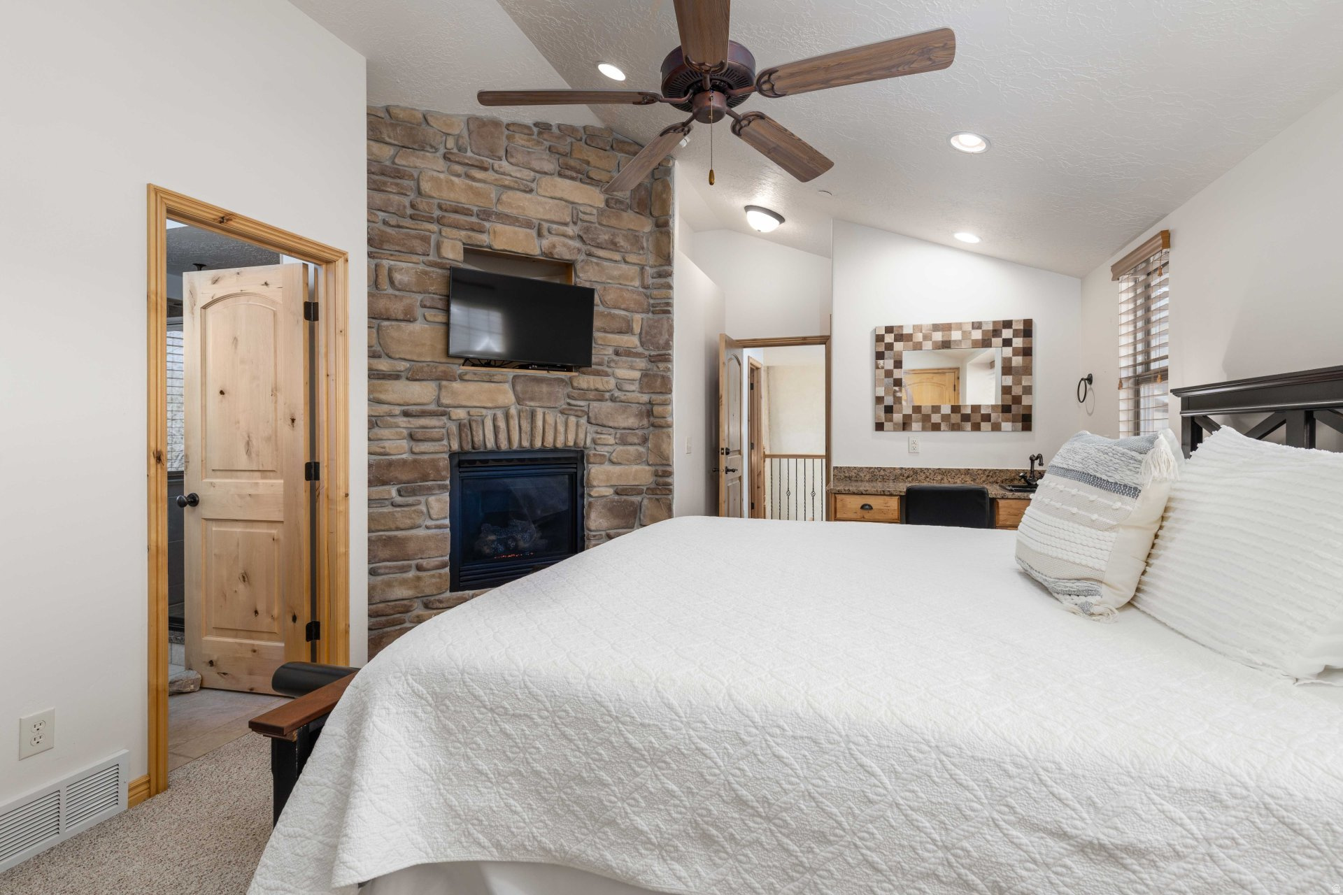 THE CASCADES - Residential
