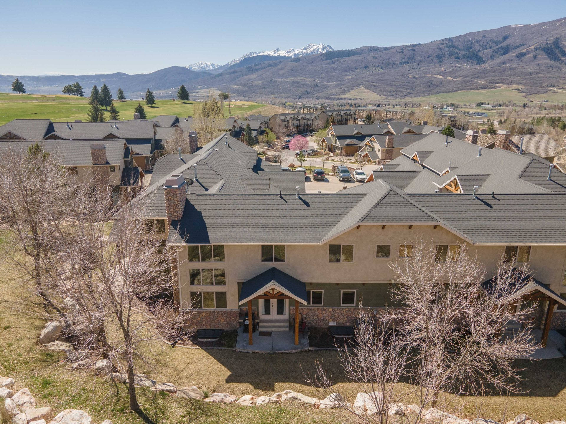 THE CASCADES - Residential