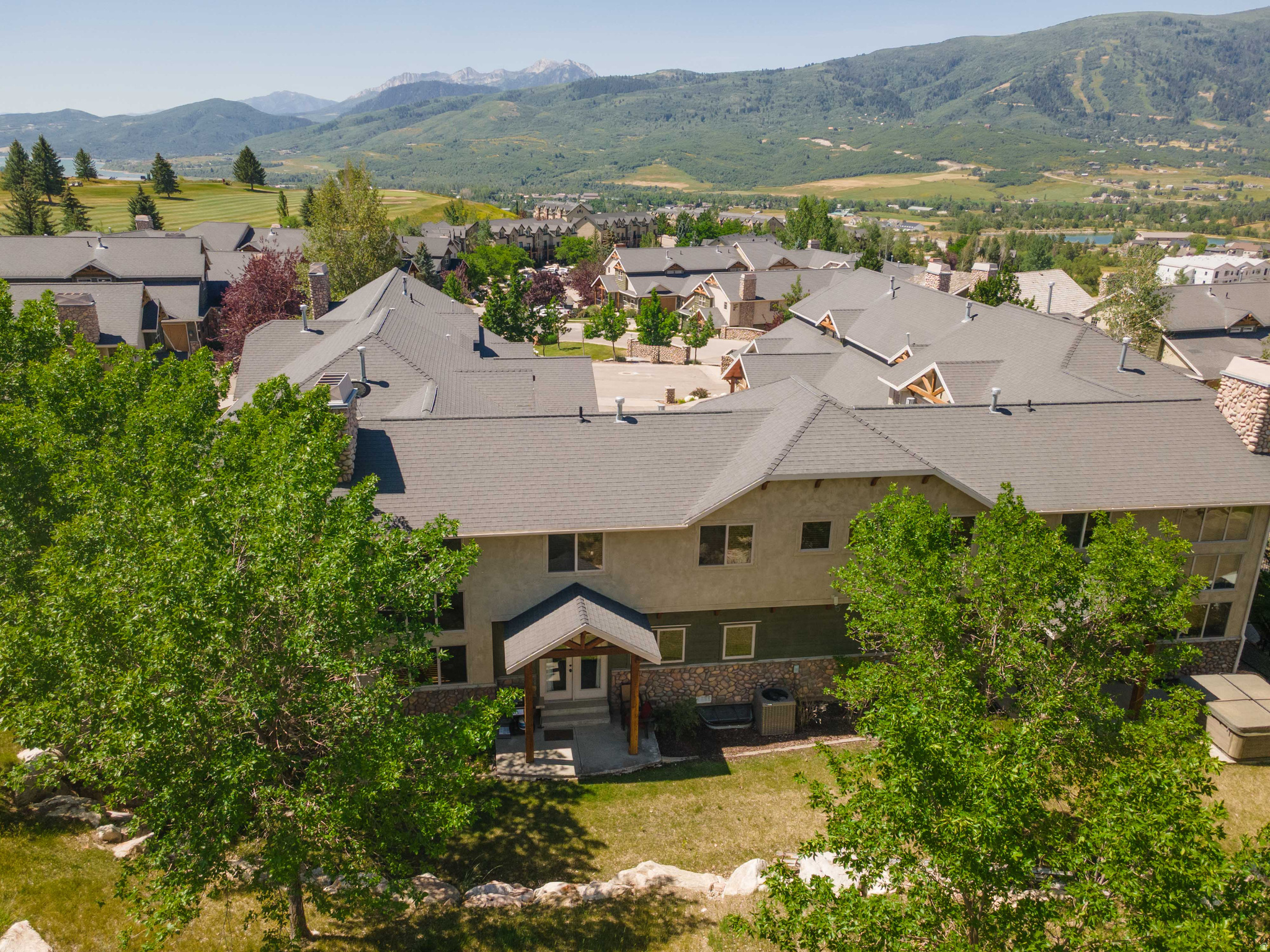 THE CASCADES - Residential