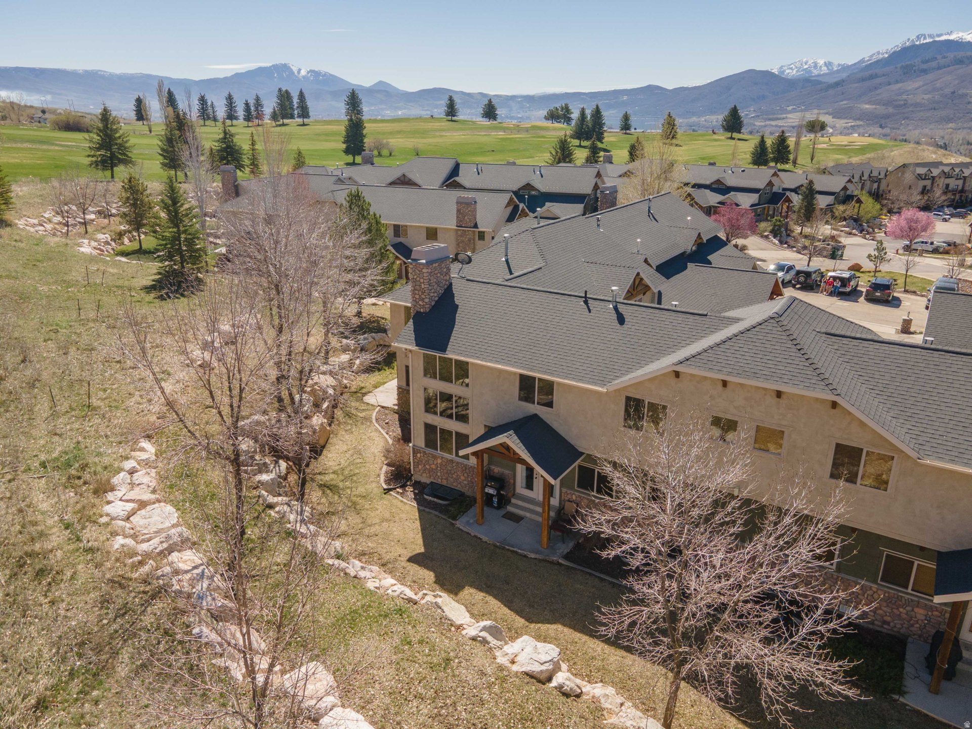 THE CASCADES - Residential
