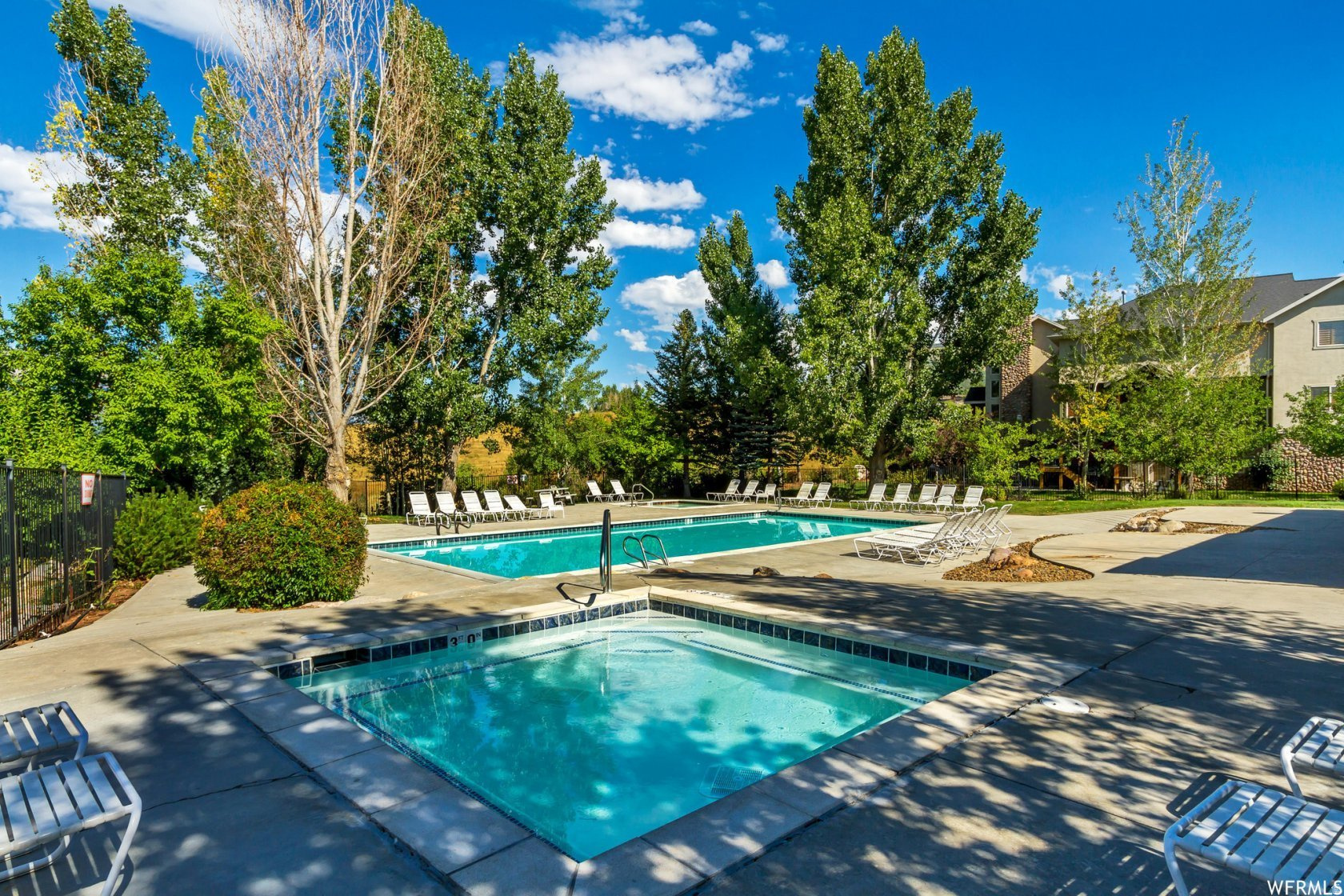 THE CASCADES - Residential