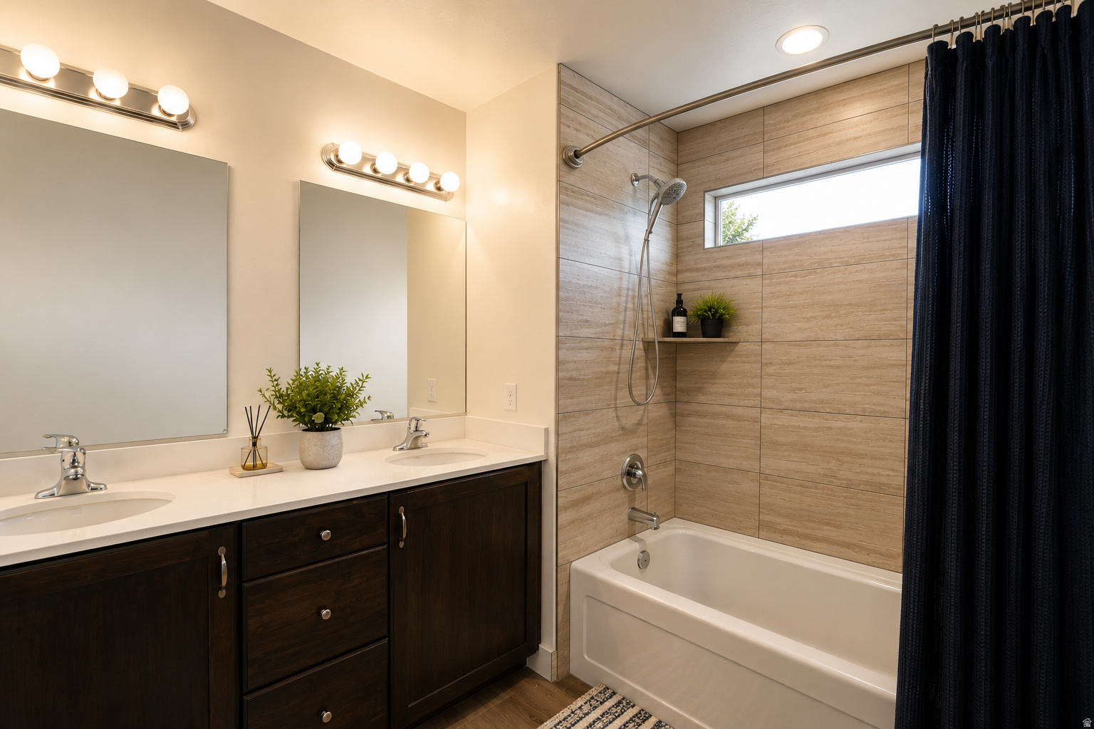 DESERT BLUFF AT DESERT CANYONS TOWNHOMES - Residential