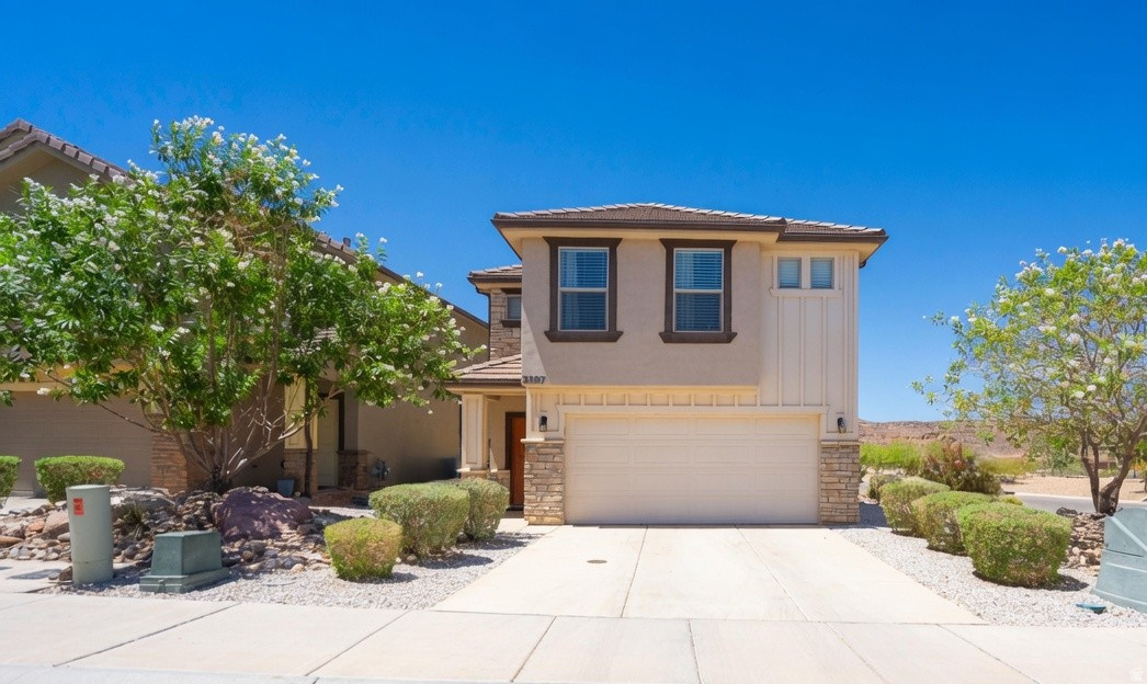 DESERT BLUFF AT DESERT CANYONS TOWNHOMES - Residential