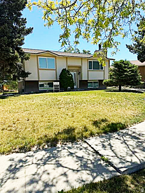MOVE IN READY!  Totally Upgraded Split entry! Perfect starter home, built in a wonderful cul-de-sac, very well taken care of! This home offers the new owners: New Doors and windows, new paint, new carpet, new vinyl flooring, and a new Master tub. The roof was installed in 2025, and the new HVAC was installed in 2023.  The central air works great!   Square footage figures are provided as a courtesy estimate only and were obtained from county records.  Buyer is advised to obtain an independent measurement. Buyer to verify all!