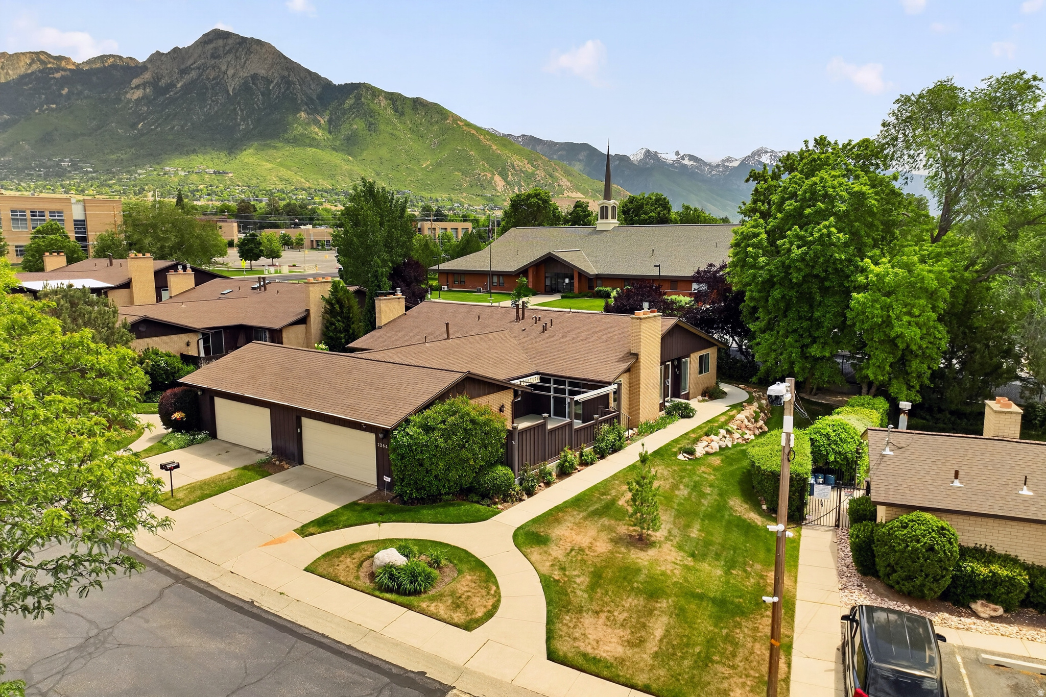 MOUNT OLYMPUS CONDOMINIUMS - Residential