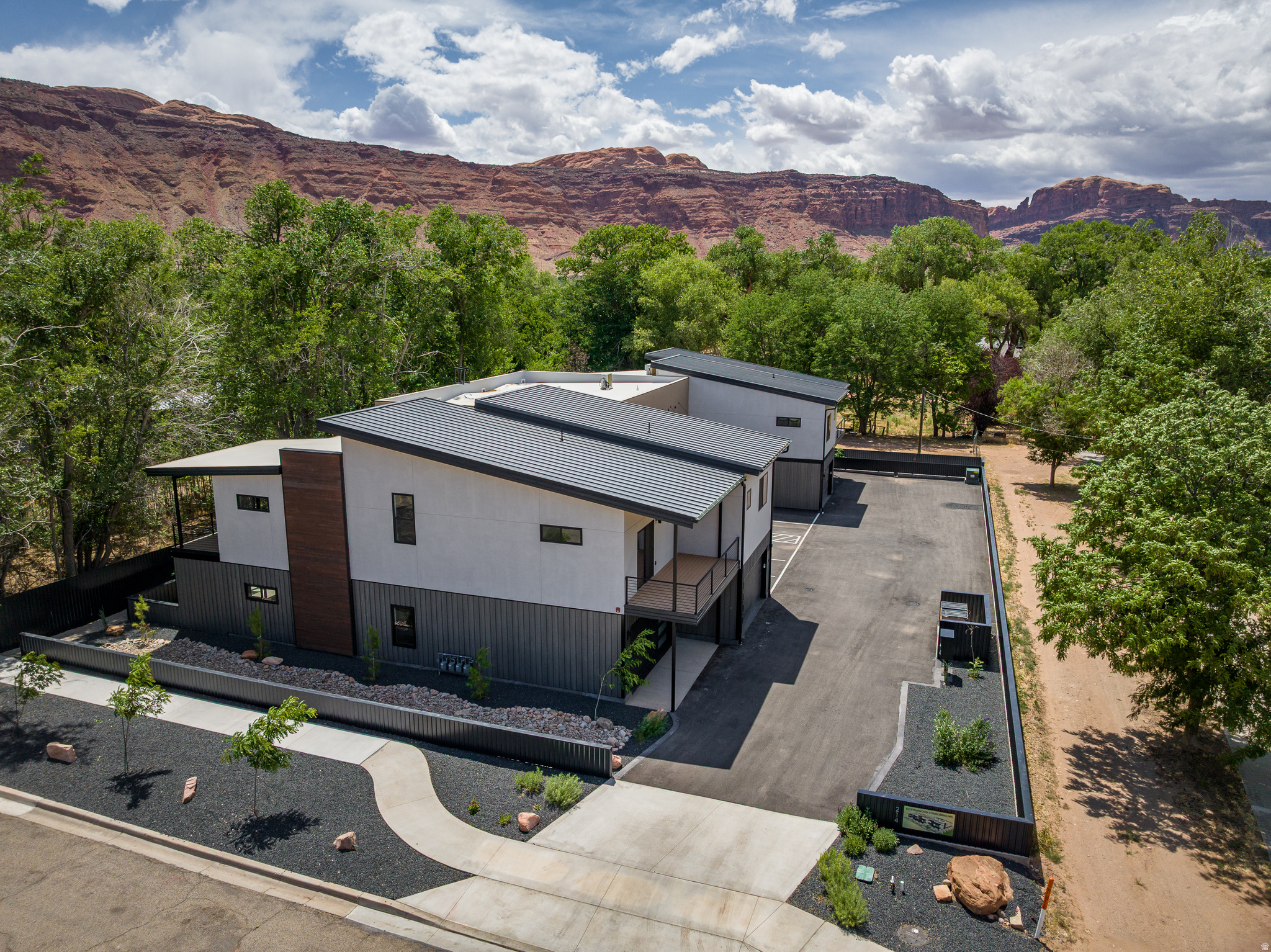 COTTONWOOD CONDOS - Residential