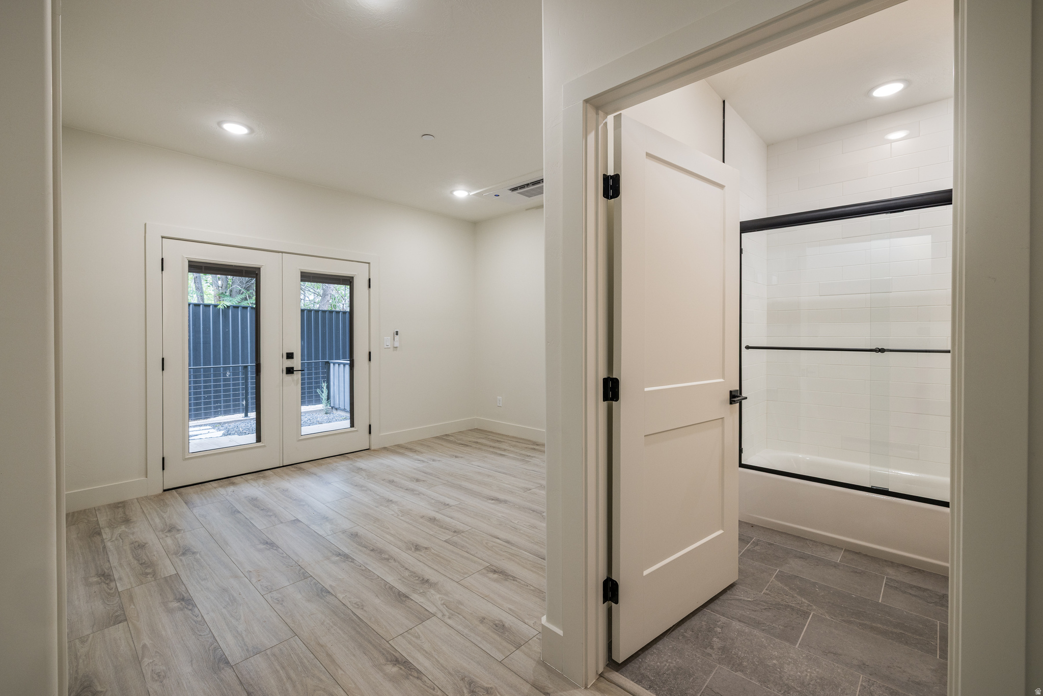 COTTONWOOD CONDOS - Residential