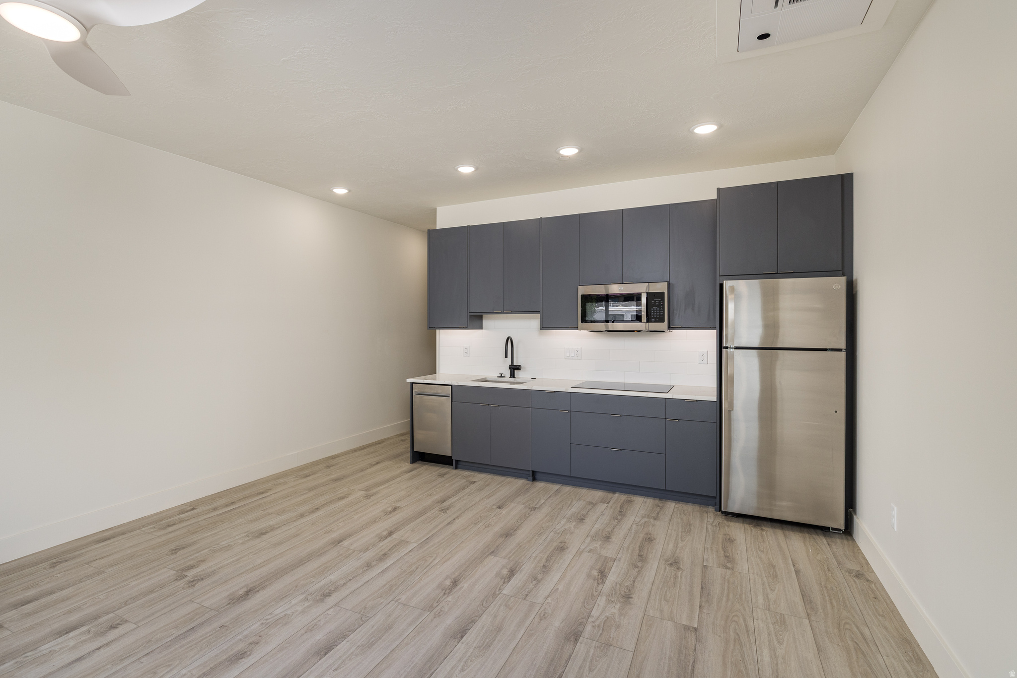 COTTONWOOD CONDOS - Residential