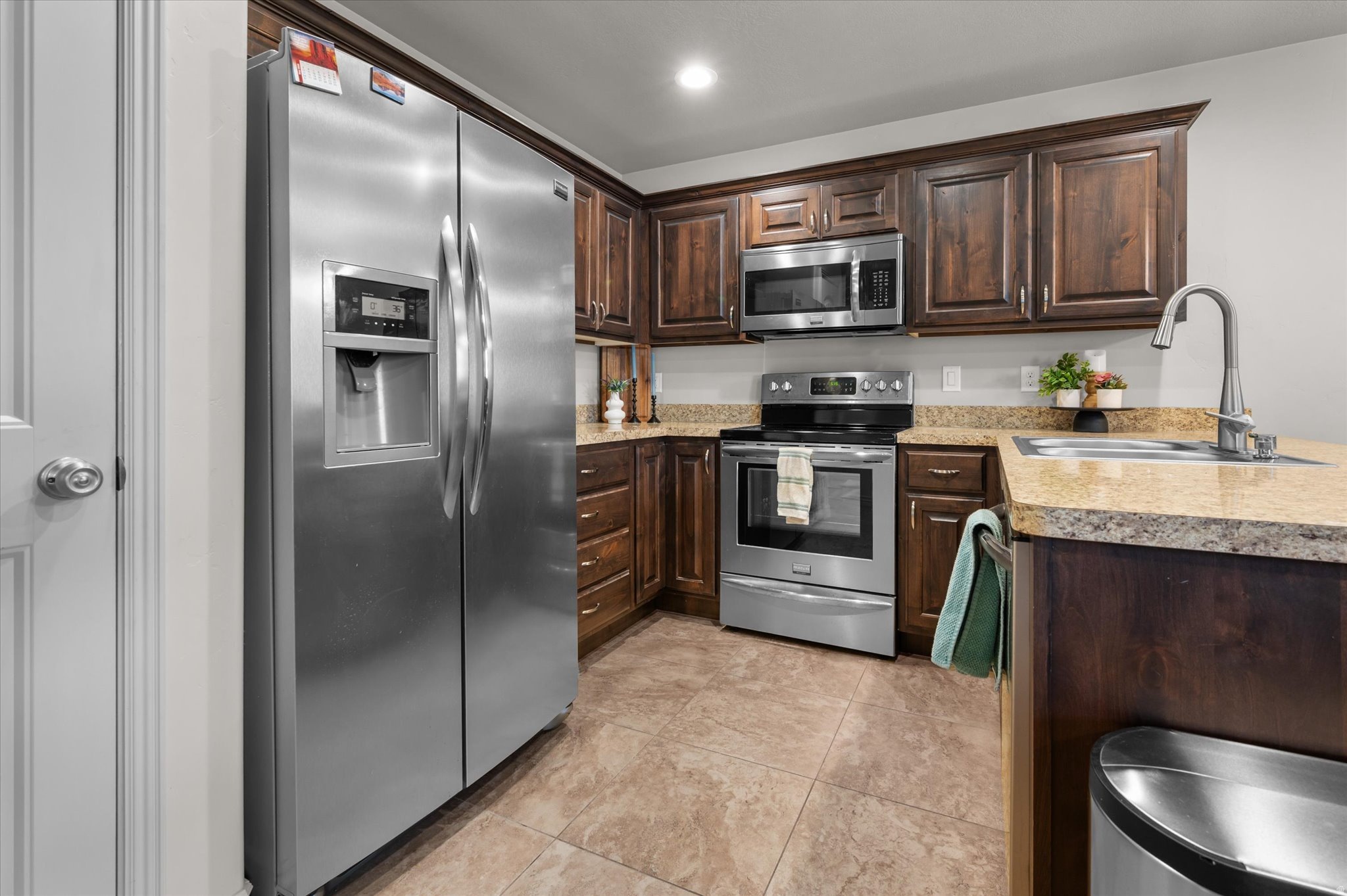 CAMELOT COVE - Residential