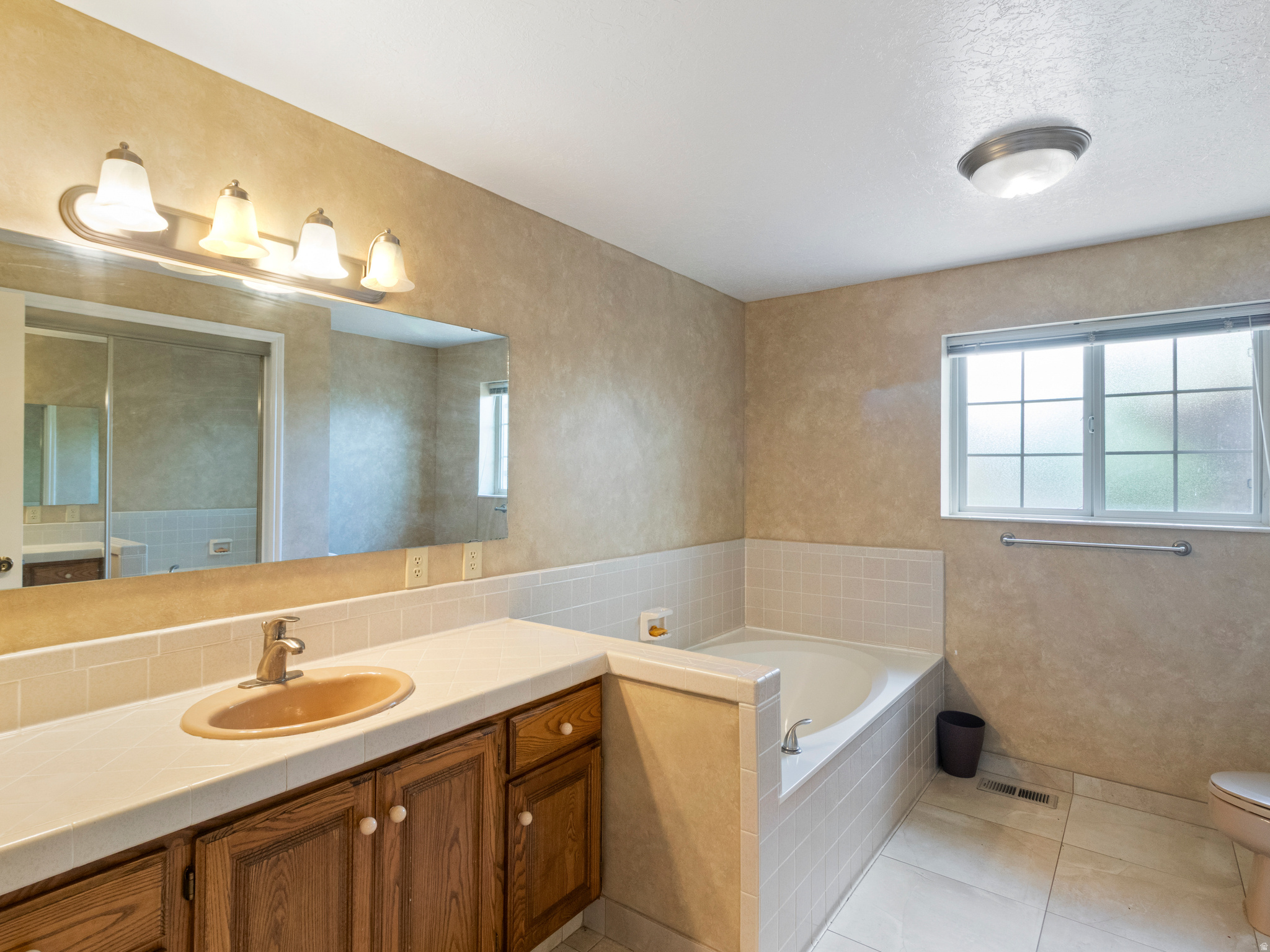 LAKEVIEW HEIGHTS - Residential