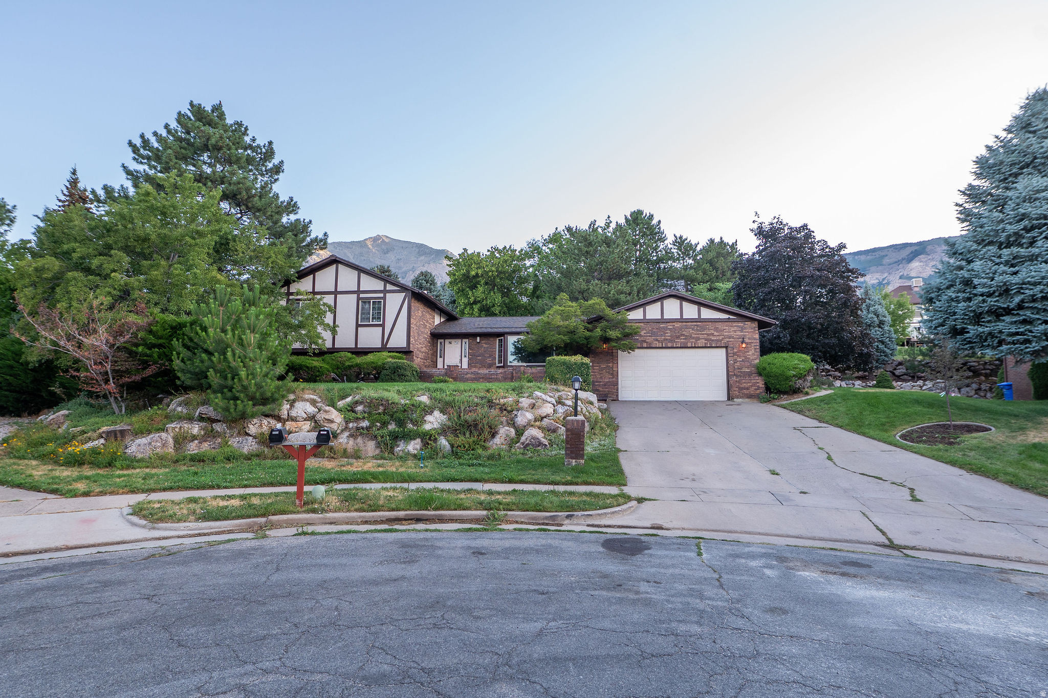 LAKEVIEW HEIGHTS - Residential