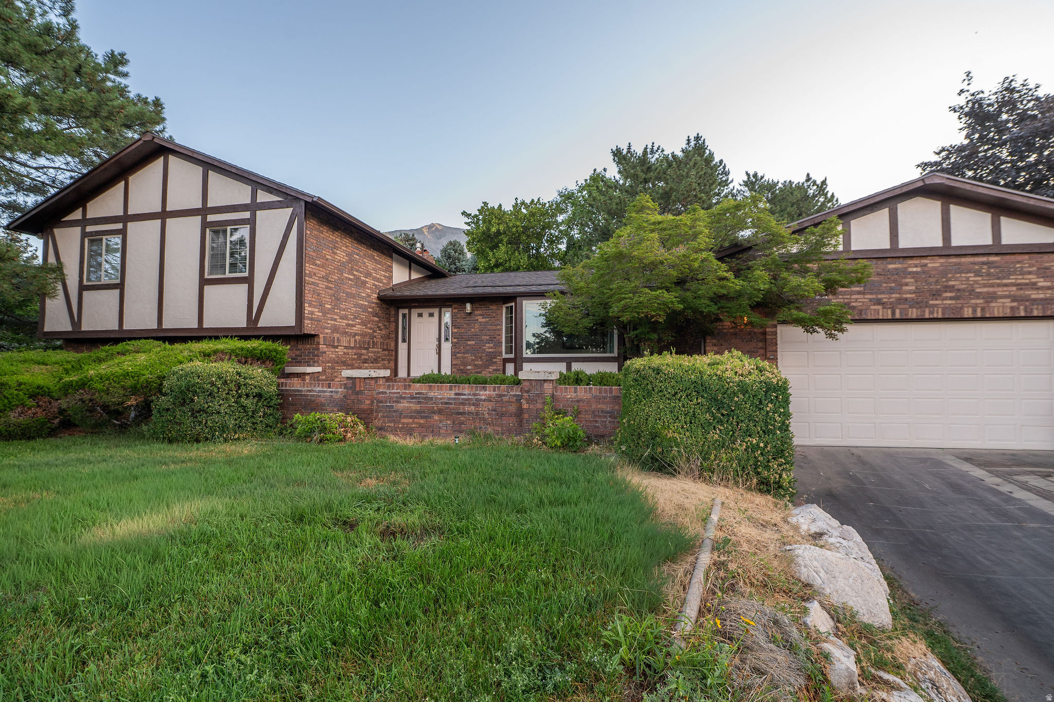LAKEVIEW HEIGHTS - Residential
