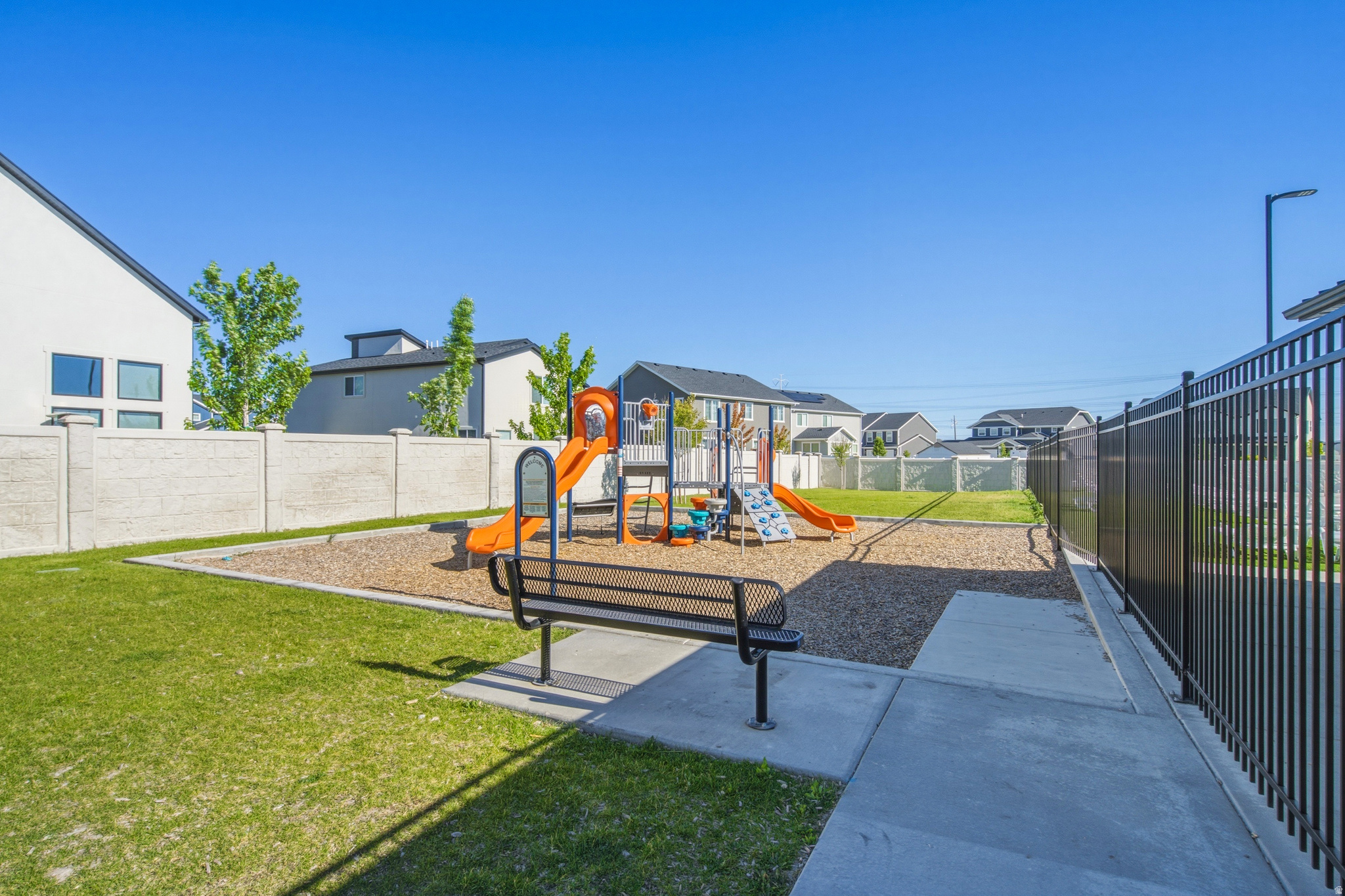 LAKESHORE LANDING - Residential