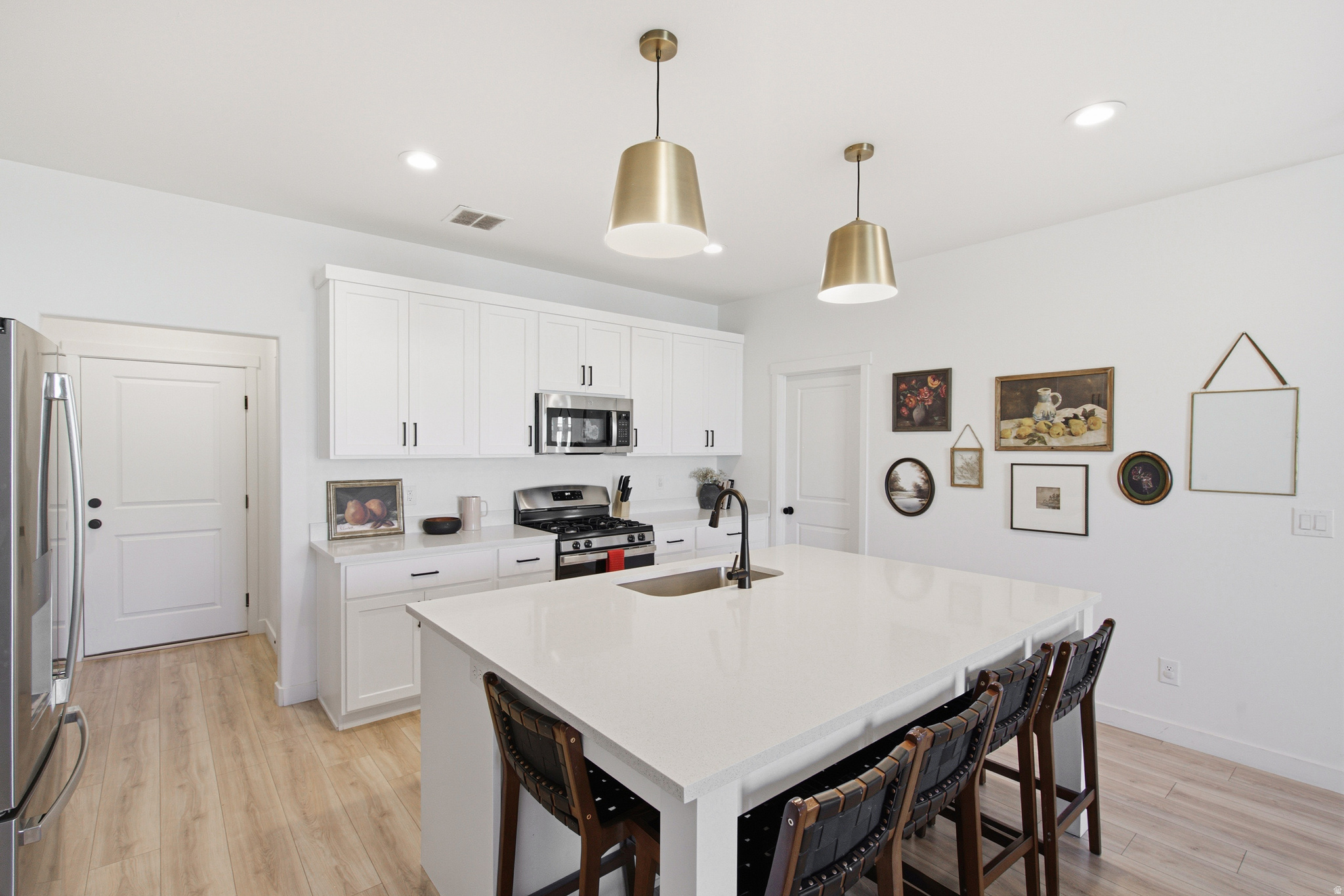 LAKESHORE LANDING - Residential