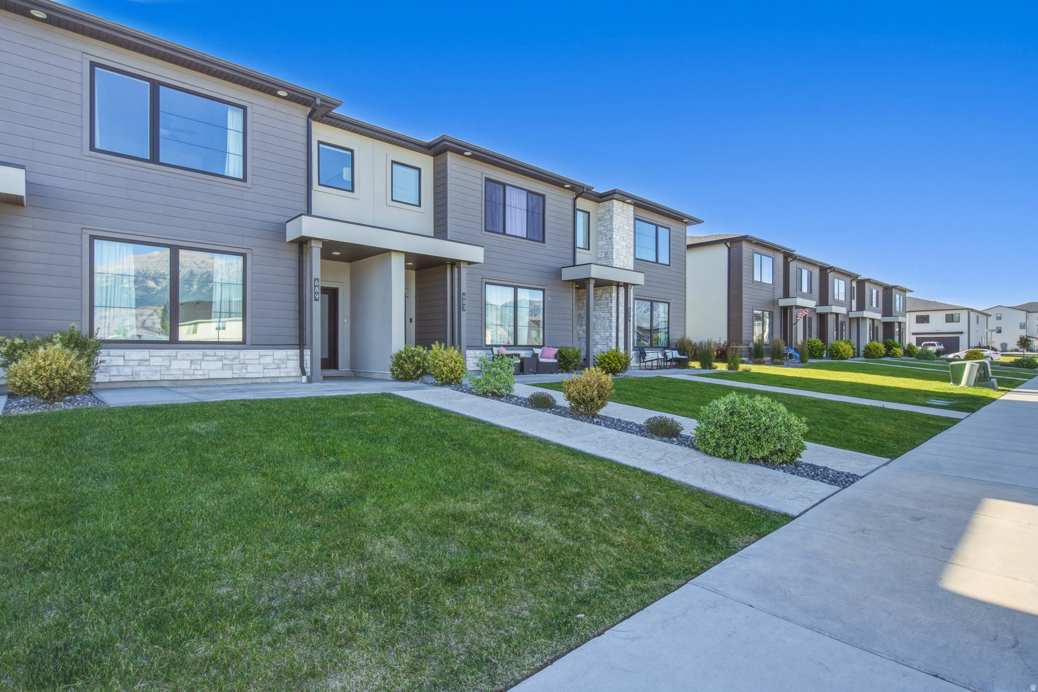 LAKESHORE LANDING - Residential