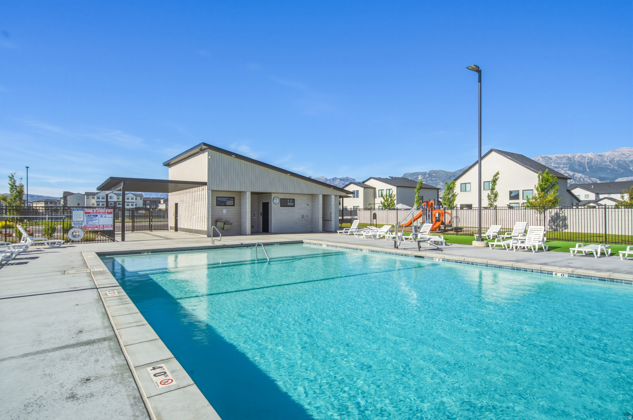 LAKESHORE LANDING - Residential