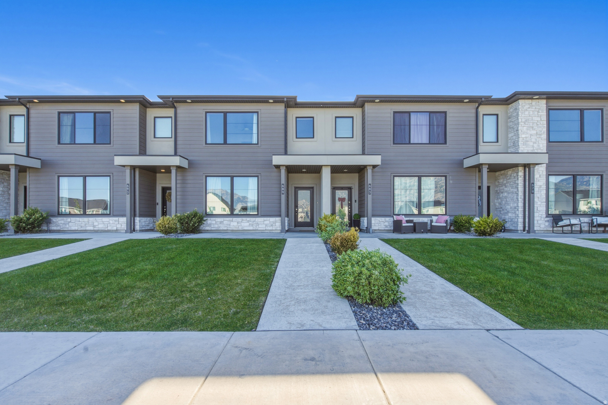 LAKESHORE LANDING - Residential