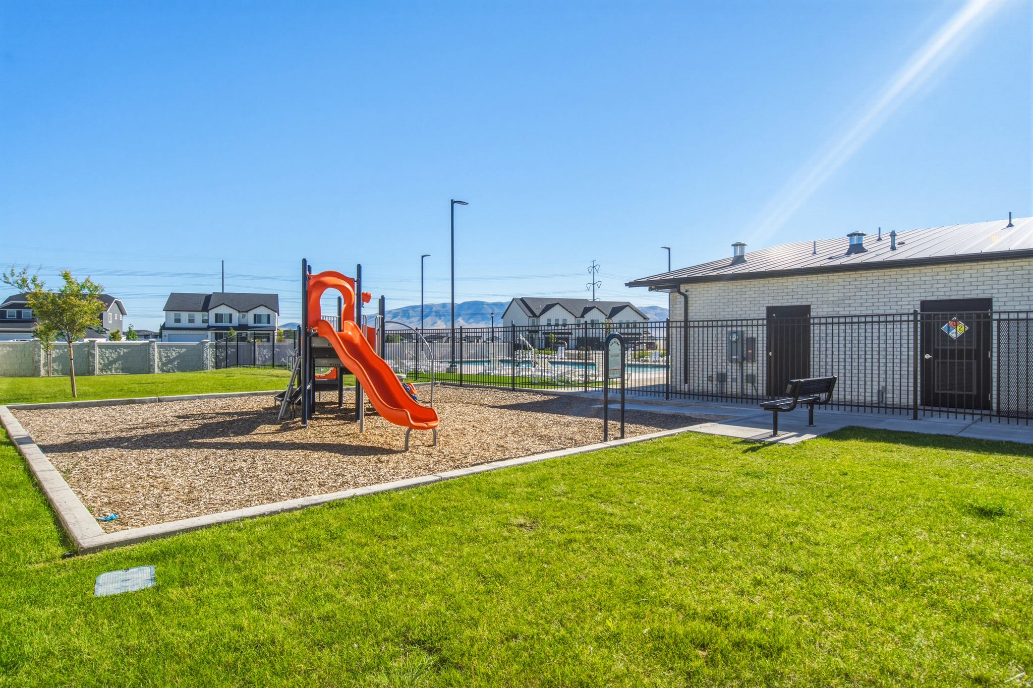 LAKESHORE LANDING - Residential