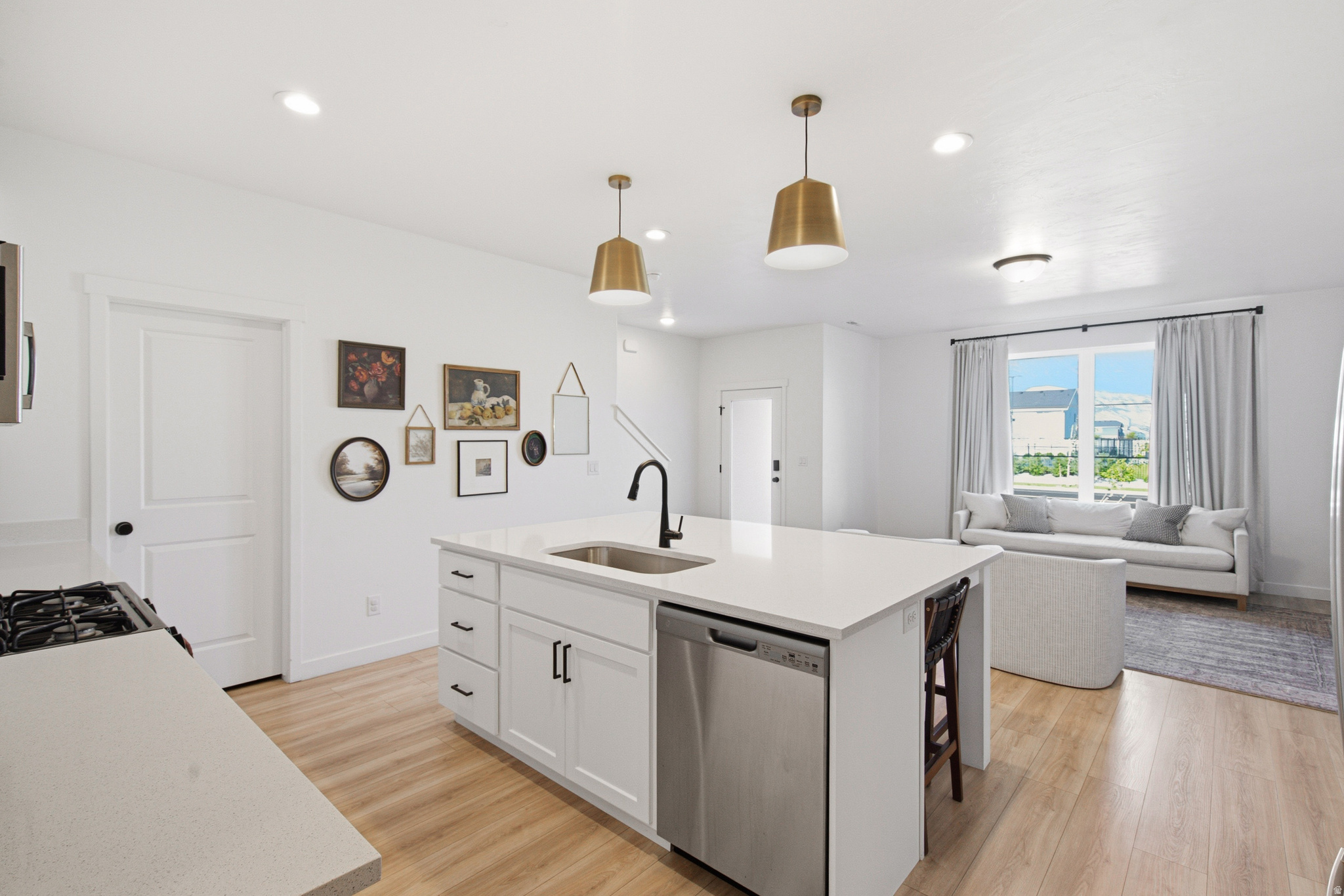 LAKESHORE LANDING - Residential